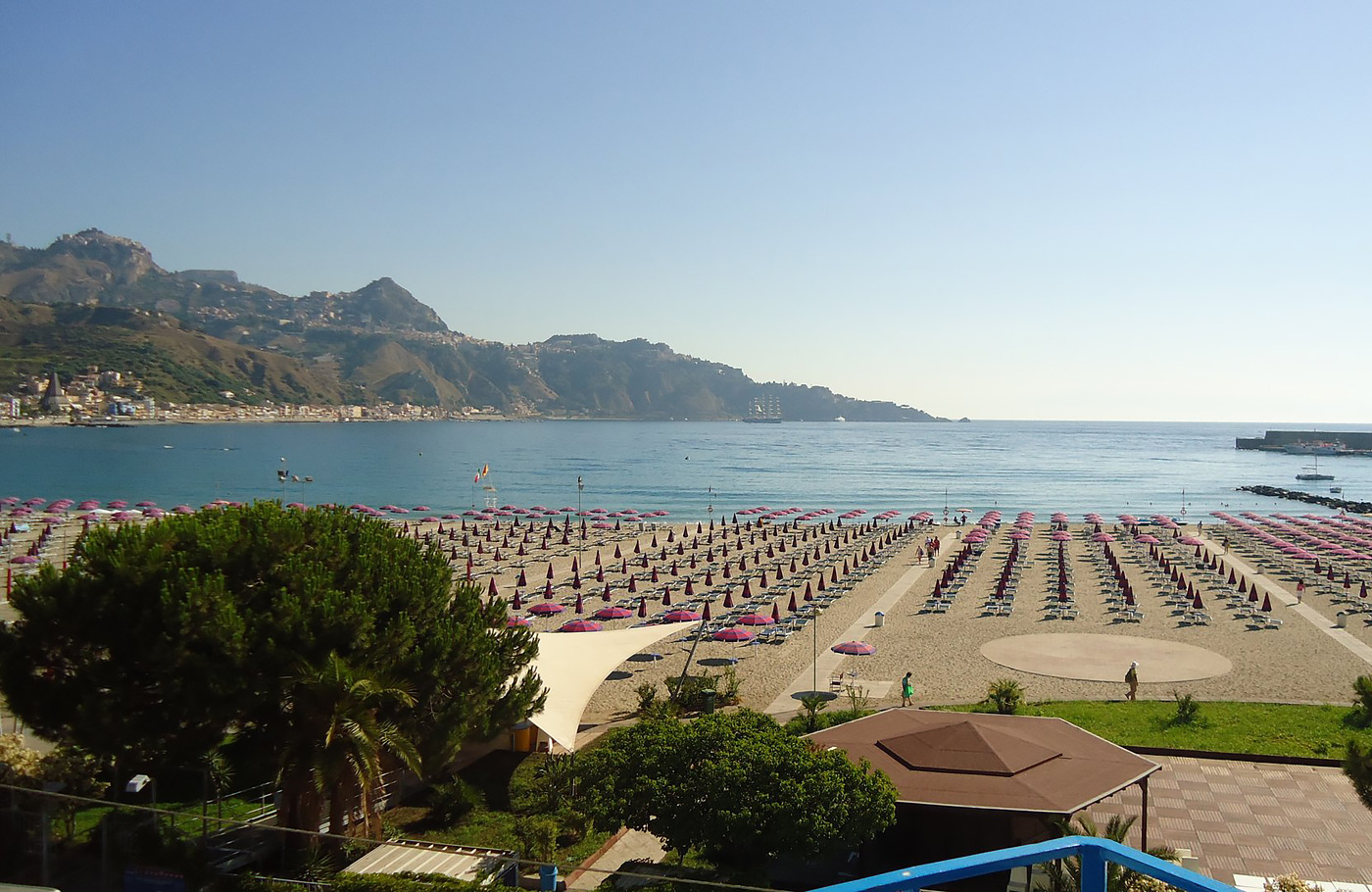 Maaskant Reizen, overwinterBusreis Italië met o.a. 2 weken verblijf op basis van half-pension in Giardini Naxos