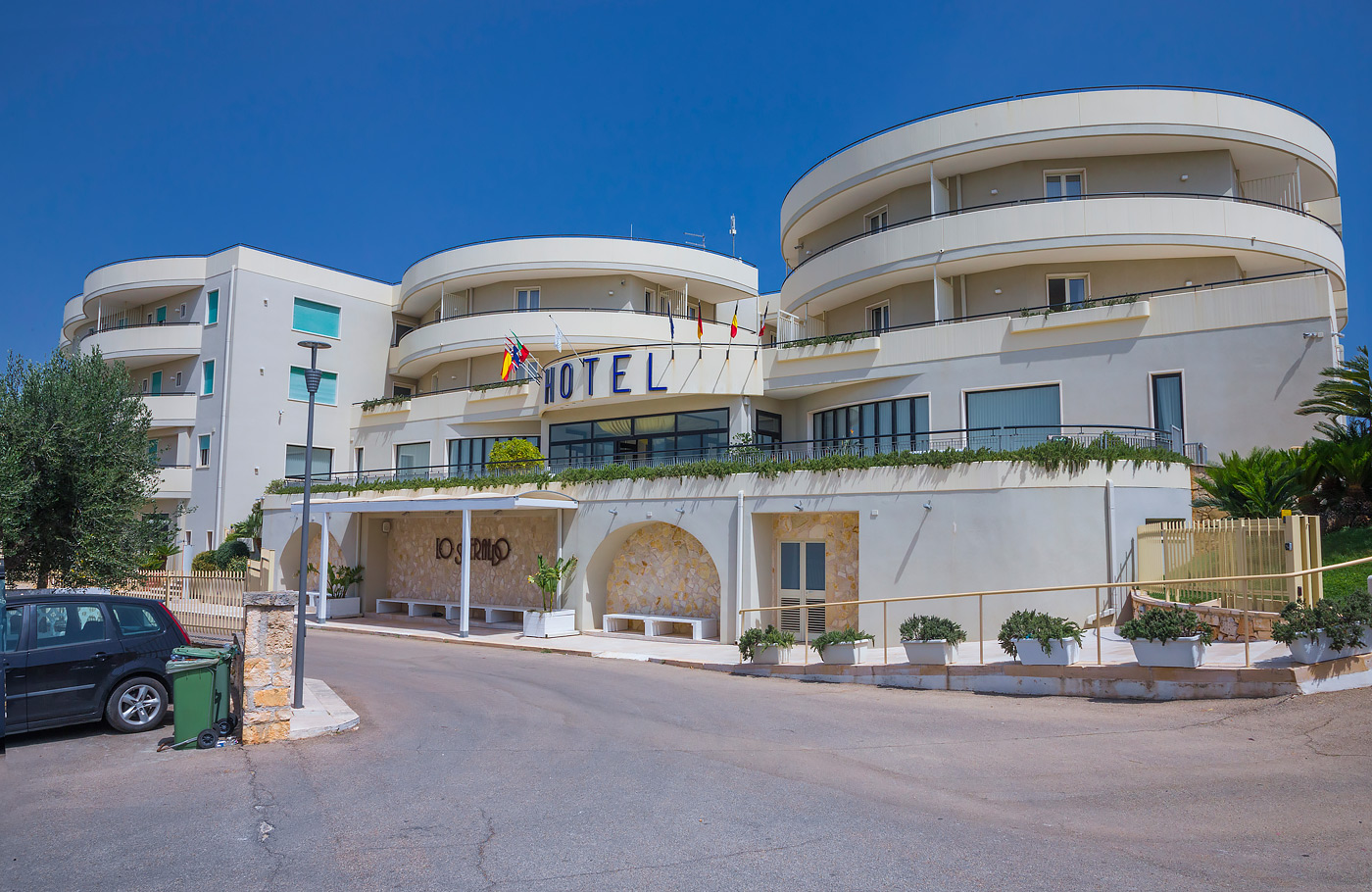 Rondreis Apulië, Maaskant Reizen, rondreis per luxe comfort-class touringcar we bezoeken o.a. Lecce, Alberobello, Cisternino, Monopoli, Polignano, Matera en Bari.