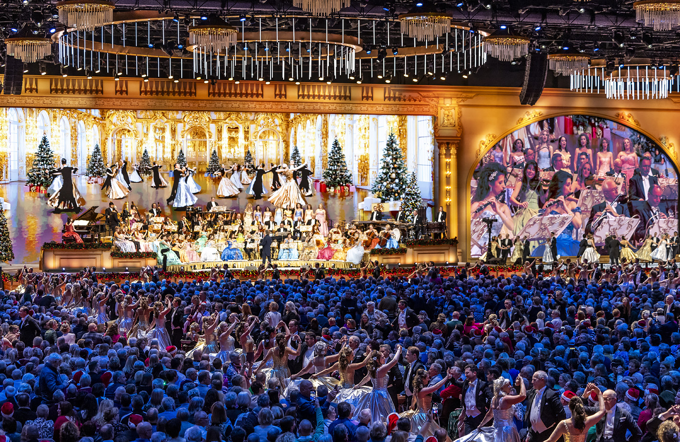 dagreis van Maaskant Reizen naar André Rieu's kerst in Maastricht, reis per tourist-class touringcar 