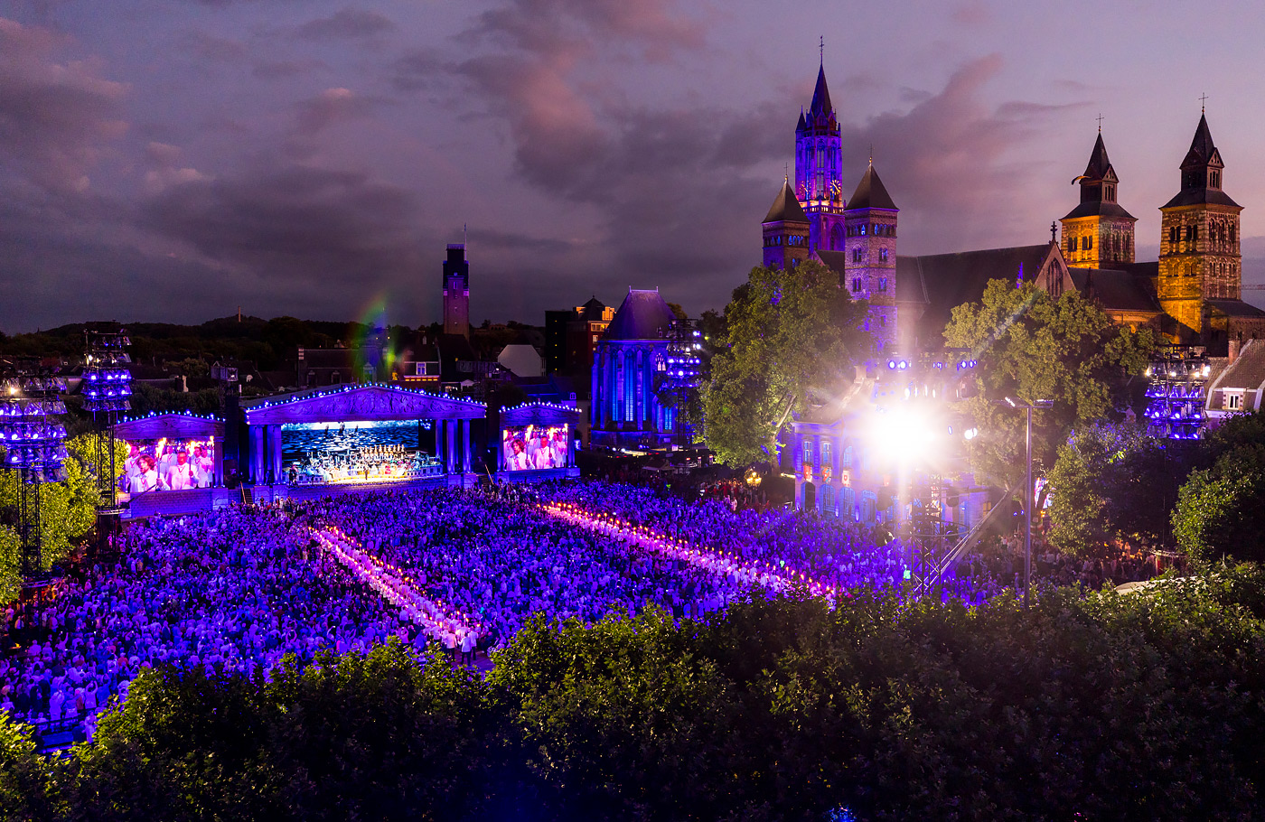 André Rieu op het vrijthof, pleinarrangement van Maaskant Reizen met zitplaats op het Vrijthof en reis per tourist-class touringcar