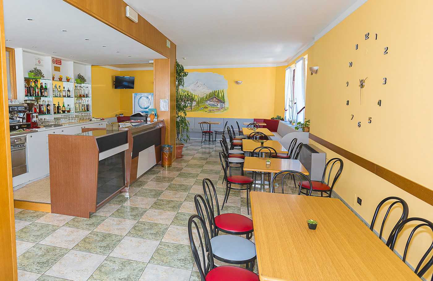 Busreis Zuid-Tirol met het Gardameer, Malcésine, Bassano del Grappa, Padua, Merano, Trento en Innsbruck. Maaskant Reizen, Noord-Italië, Comfort-class touringcar