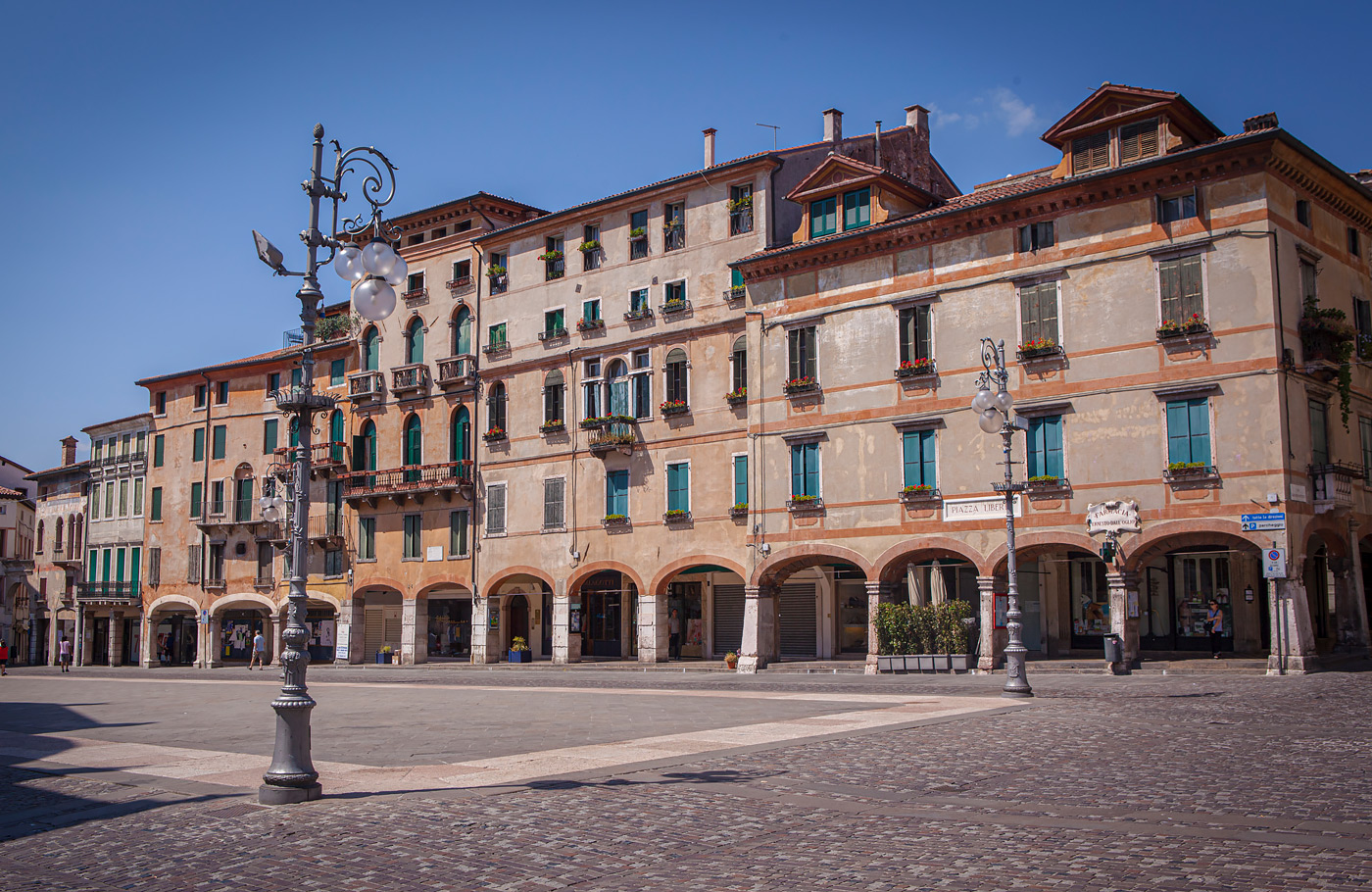 busreis veneto met o.a. verzorgde excursies naar o.a. Treviso, Padua, Vicenza, Prosecco-route en Venetië