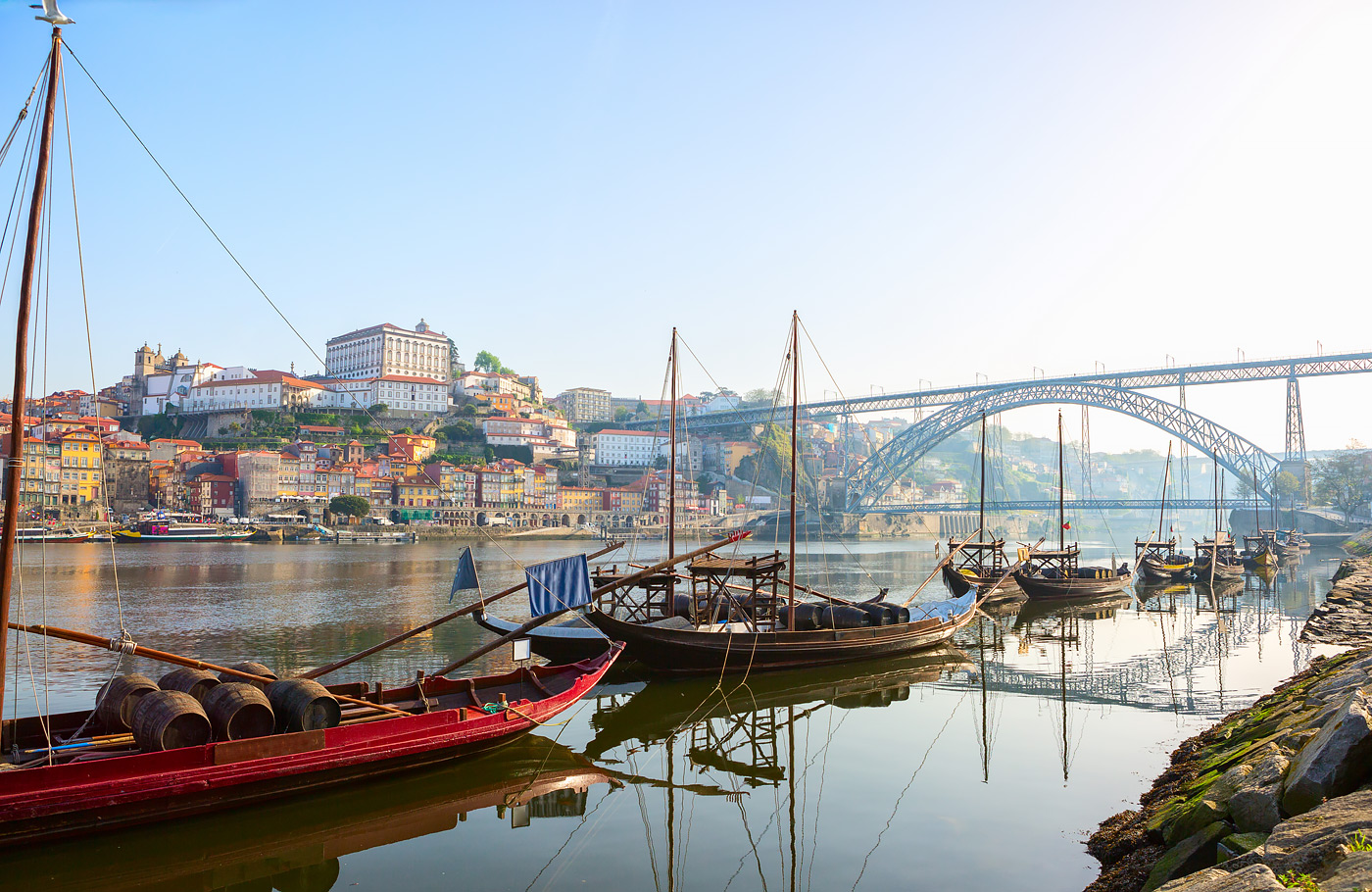 Met Maaskant Reizen per comfort-class touringcar maken we de Rondreis de pracht van Portugal Met o.a. Porto, Braga, Guimaraes, Coïmbra, Conimbriga, Fatima en Lissabon