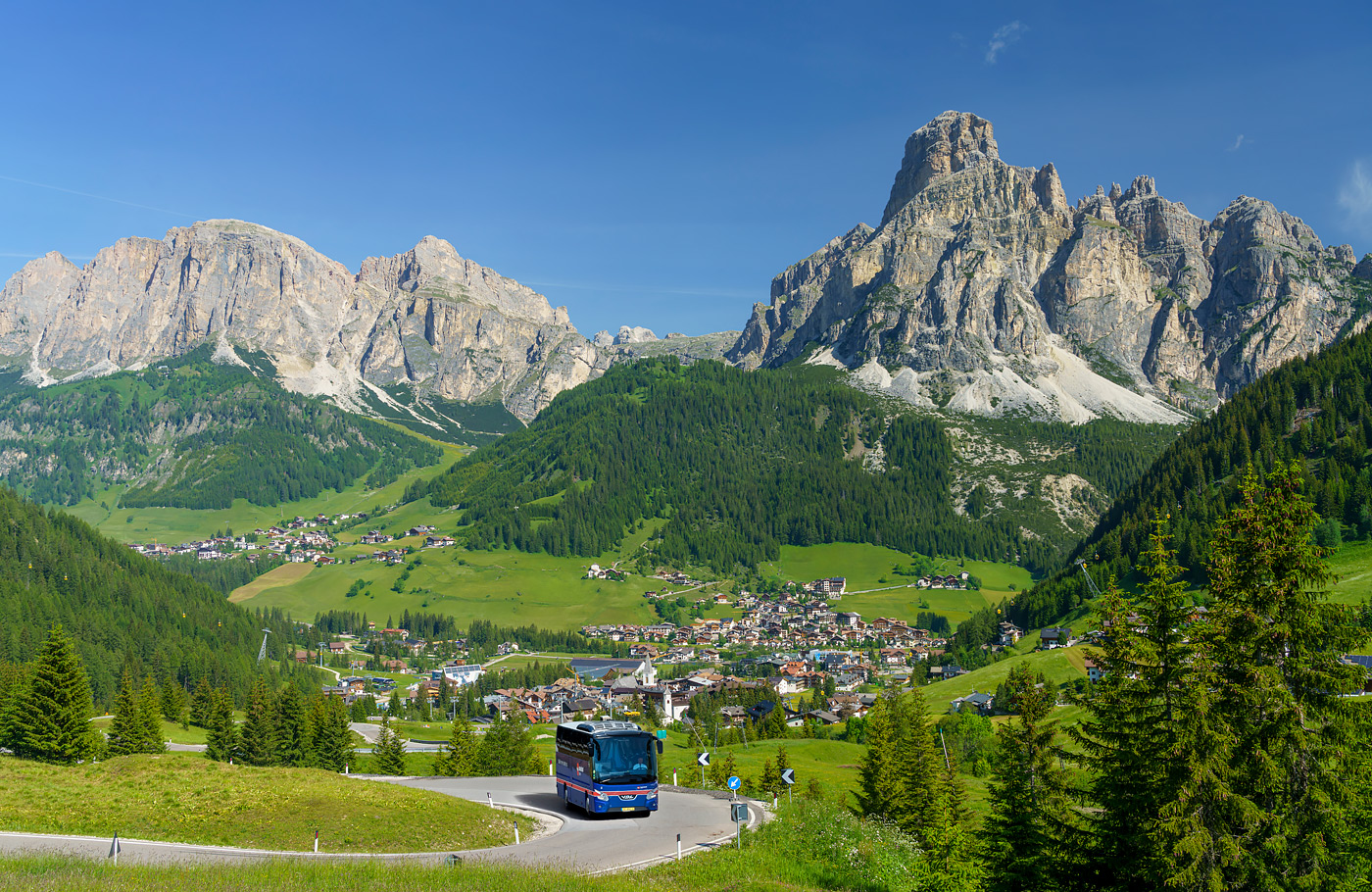 Busreis Zuid-Tirol met het Gardameer, Malcésine, Bassano del Grappa, Padua, Merano, Trento en Innsbruck. Maaskant Reizen, Noord-Italië, Comfort-class touringcar