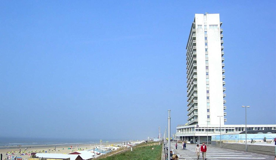 940_546_palace_003.jpg