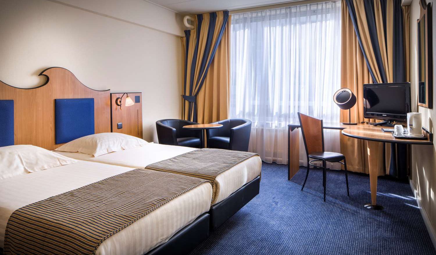 badhotel_001.jpg