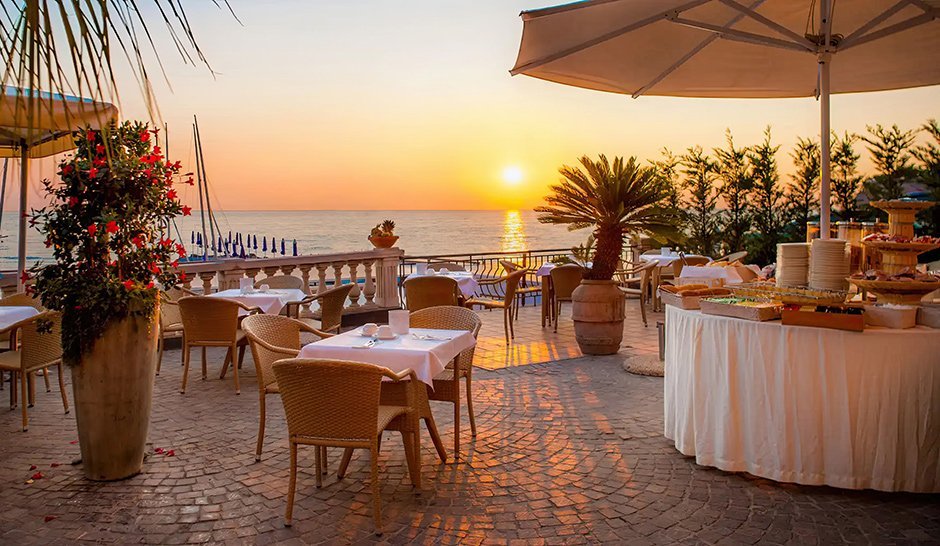 B0ITBR_Bloemenriviera_Cotedazur_Diano_Marian_009.jpg