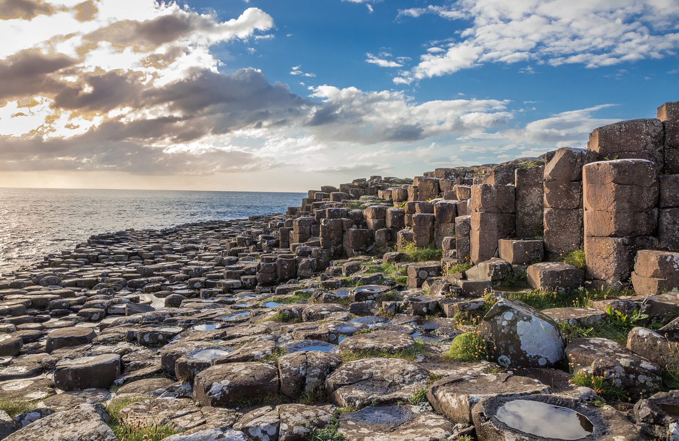 Met Maaskant Reizen maakt u de trip Prachtige Ierse Kusten Busreis Ierland met o.a. Belfast, Titanic-Belfast, Dublin, Giant’s Causeway, Ring of Kerry en Cliffs of Moher.