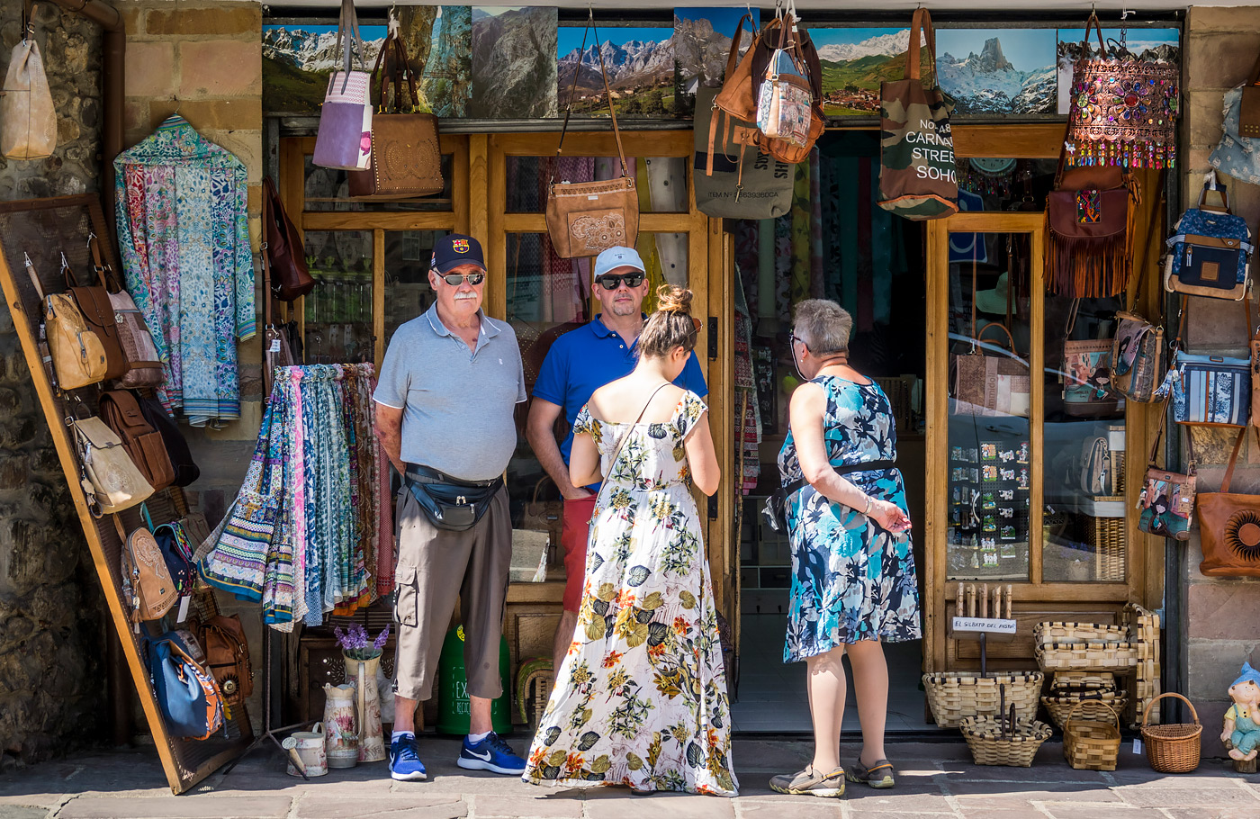 Met Maaskant Reizen per comfort-class touringcar naar Asturië, Cantabrië en Galicië Met o.a. Bilbao, Picos de Europa, Oviedo, Santiago de Compostela, León, Burgos en San Sebastian.