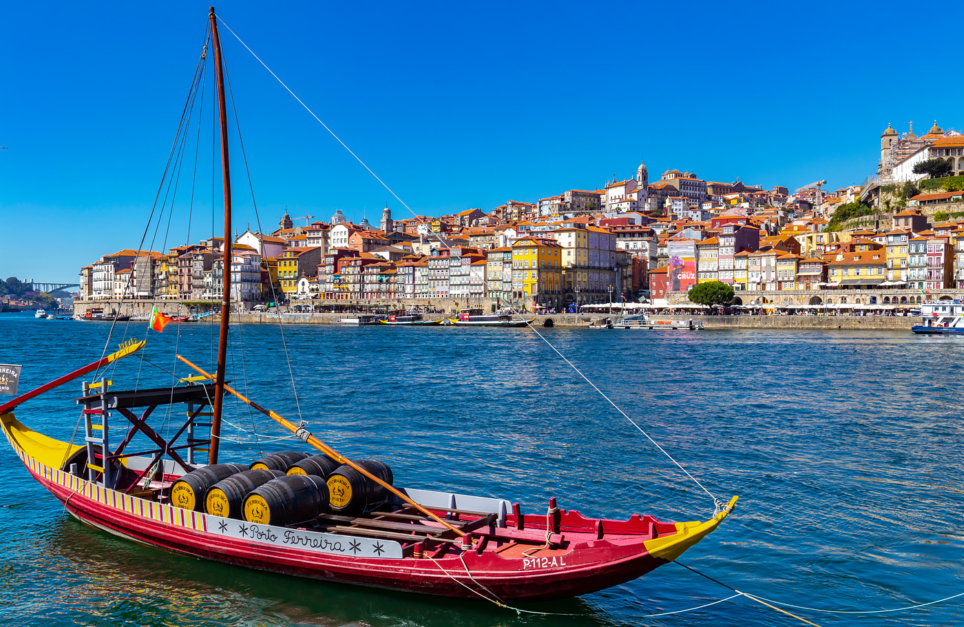 Met Maaskant Reizen per comfort-class touringcar maken we de Rondreis de pracht van Portugal Met o.a. Porto, Braga, Guimaraes, Coïmbra, Conimbriga, Fatima en Lissabon