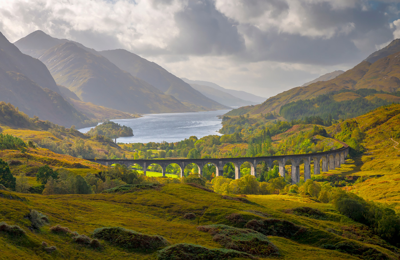 Met Maaskant Reizen per comfort-class touringcar maken we de Engeland & Schotland Rondreis Met York, Edinburgh, Fort William, Eiland Mull en Lake District!