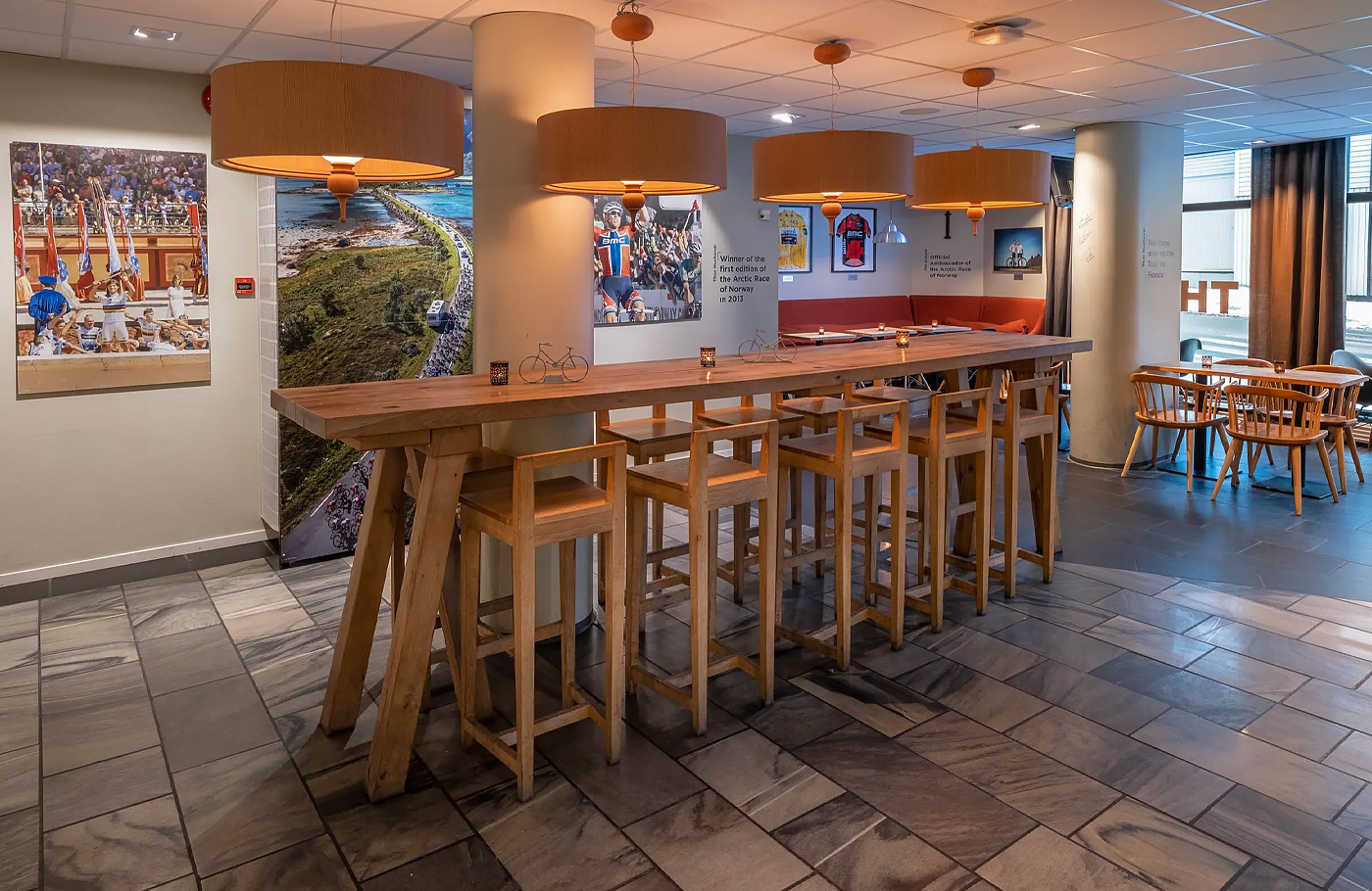 Busrondreis per comfort-class touringcar door Scandinavië met o.a. Noordkaap en Lofoten Met o.a. Stockholm, Poolcirkelcentrum, Santa Claus Village en Lapland.