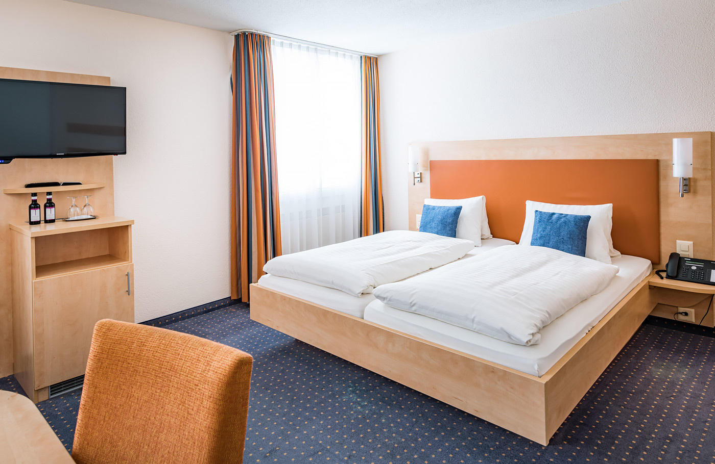 Per comfort-class touringcar van Maaskant Reizen naar Winters Zwitserland per bus en trein Busreis Zwitserland met treinreis over het Glacier Traject en excursies naar Appenzell, Werdenberg, Davos en Klosters