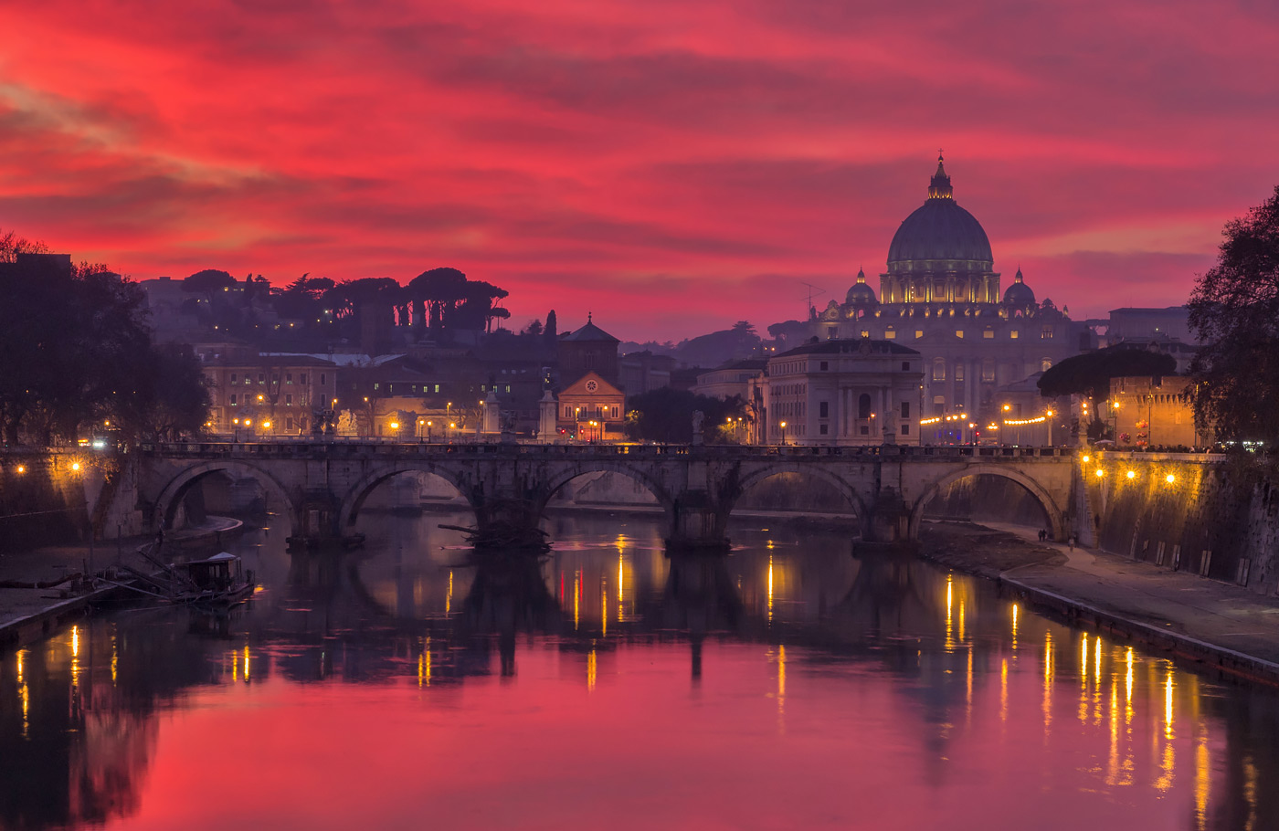 Maaskant Reizen, busreis Rome met Vaticaanstad, reis per luxe comfort-class touringcar waarbij we bezoeken brengen aan o.a. Vaticaans Museum, Sixtijnse Kapel, St. Pieter, Frascati, Castel Gandolfo en Assisi