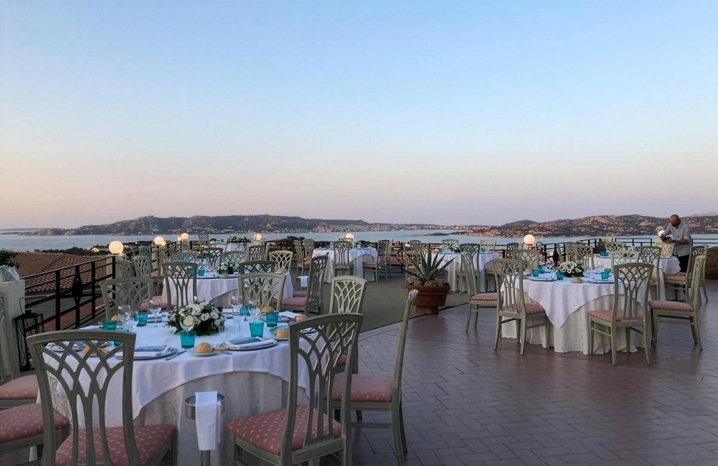 rondreis per comfort-class touringcar Met o.a. Cap Corse, Les Calanches, Ajaccio, Bonifacio, Nuoro, La Maddalena en de Costa Smeralda