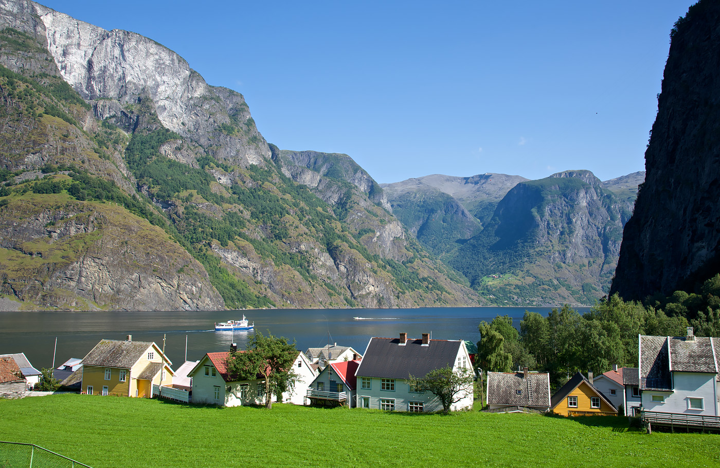 Maaskant Reizen, rondreis Noorwegen per bus, boot en trein Met o.a. Bergen, Geirangerfjord, Trollstigen en twee prachtige treintrajecten!