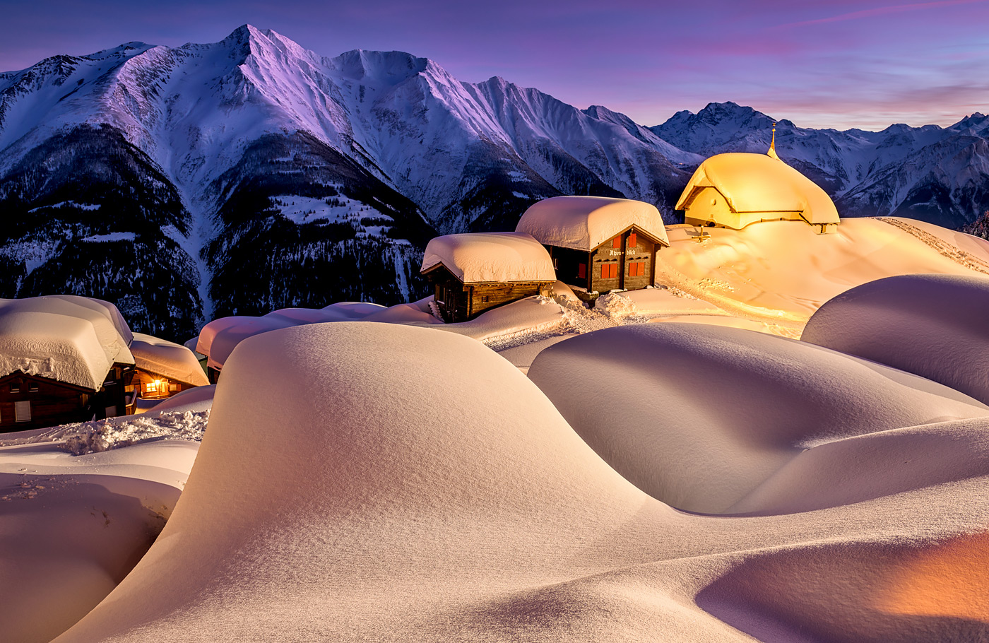 Per comfort-class touringcar van Maaskant Reizen naar Winters Zwitserland per bus en trein Busreis Zwitserland met treinreis over het Glacier Traject en excursies naar Appenzell, Werdenberg, Davos en Klosters