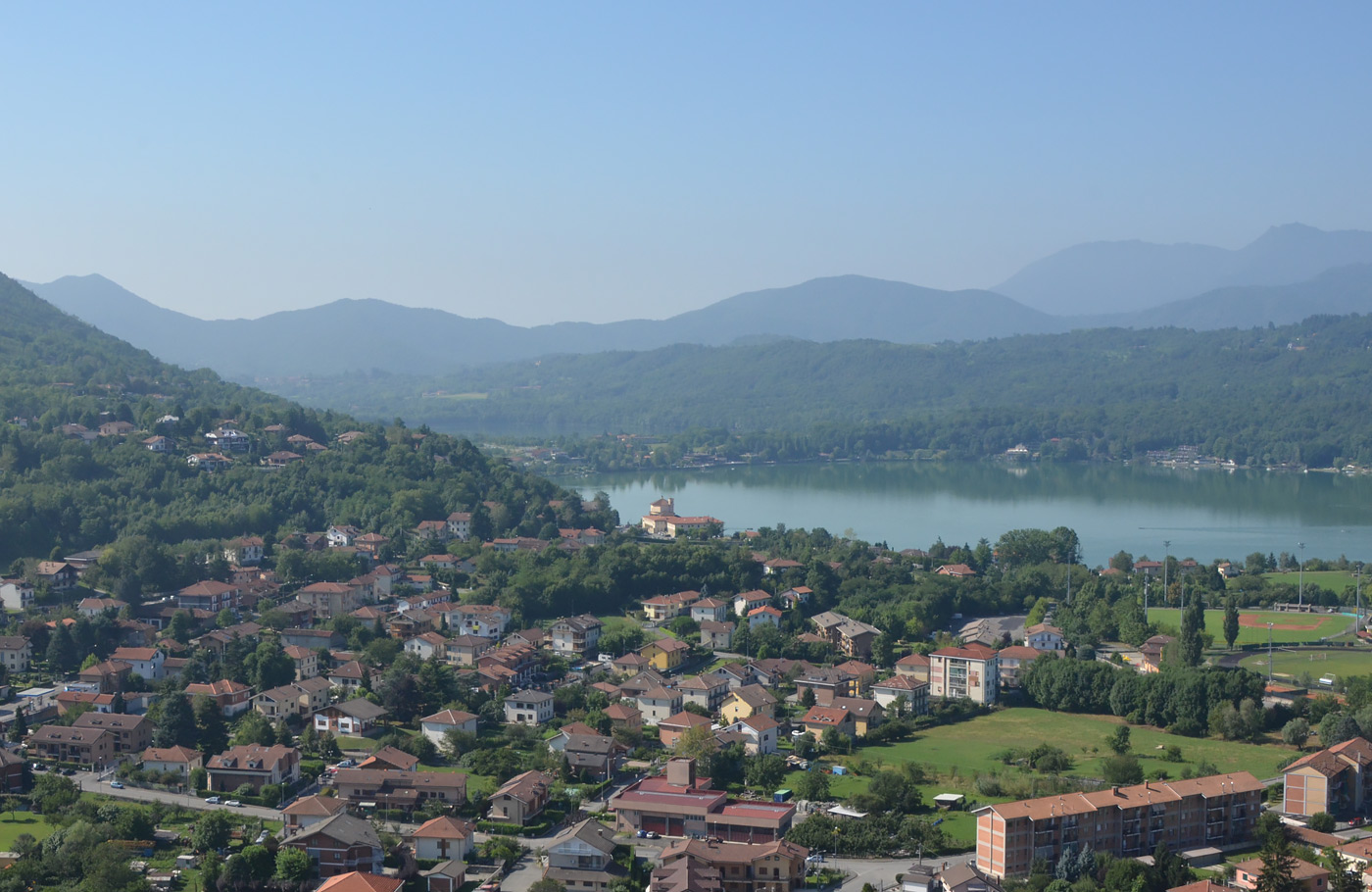 Busreis per comfort-class touringcar naar Noord-Italië Met o.a. Milaan, Turijn, Ricetta di Candela, Oropa en Ivrea