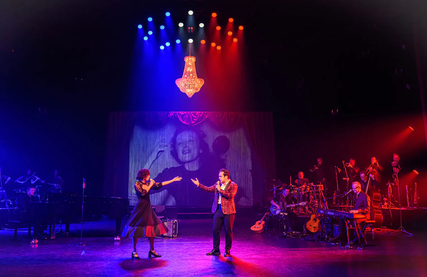 Dagtocht Chanson, Jacques Brel, Edith Piaf, World Forum Den Haag