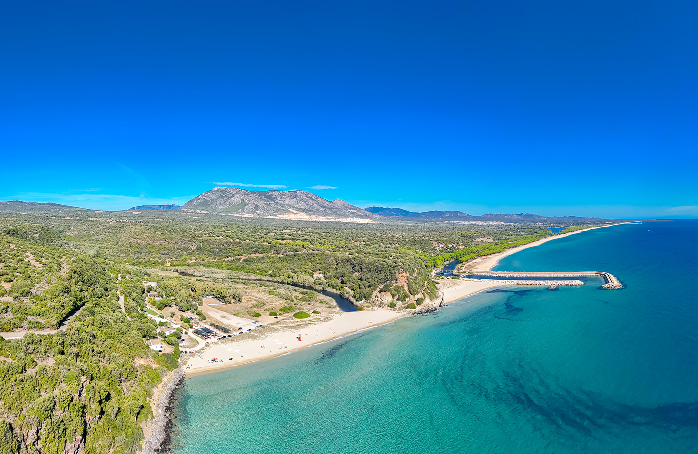 rondreis per comfort-class touringcar Met o.a. Cap Corse, Les Calanches, Ajaccio, Bonifacio, Nuoro, La Maddalena en de Costa Smeralda