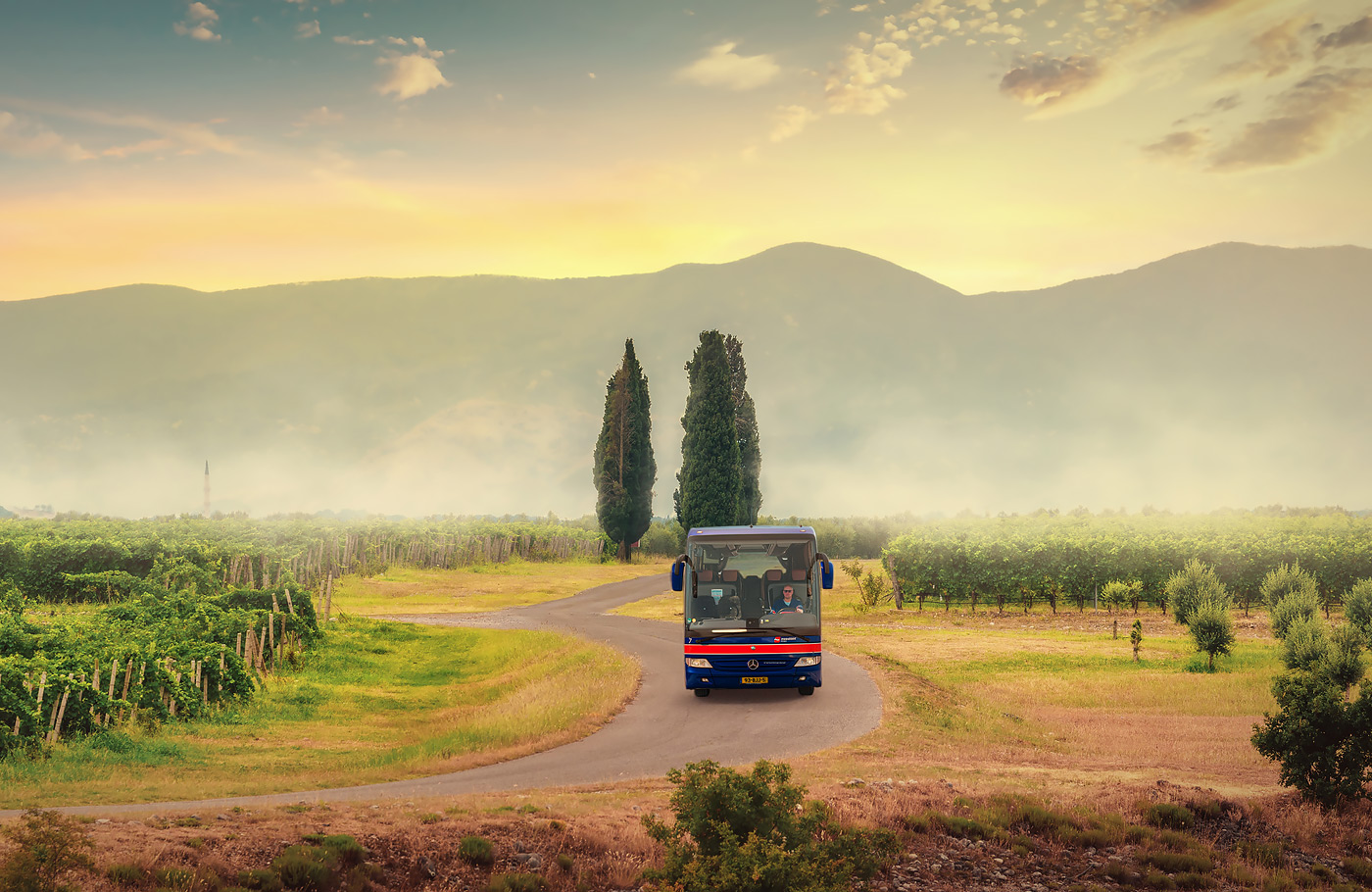 Maaskant Reizen, Busreis per comfort-class touringcar naar Toscane, geheel verzorgd met o.a. Cinque Terre, Pisa, Siëna, Florence, Volterra, Lucca & San Gimignano!