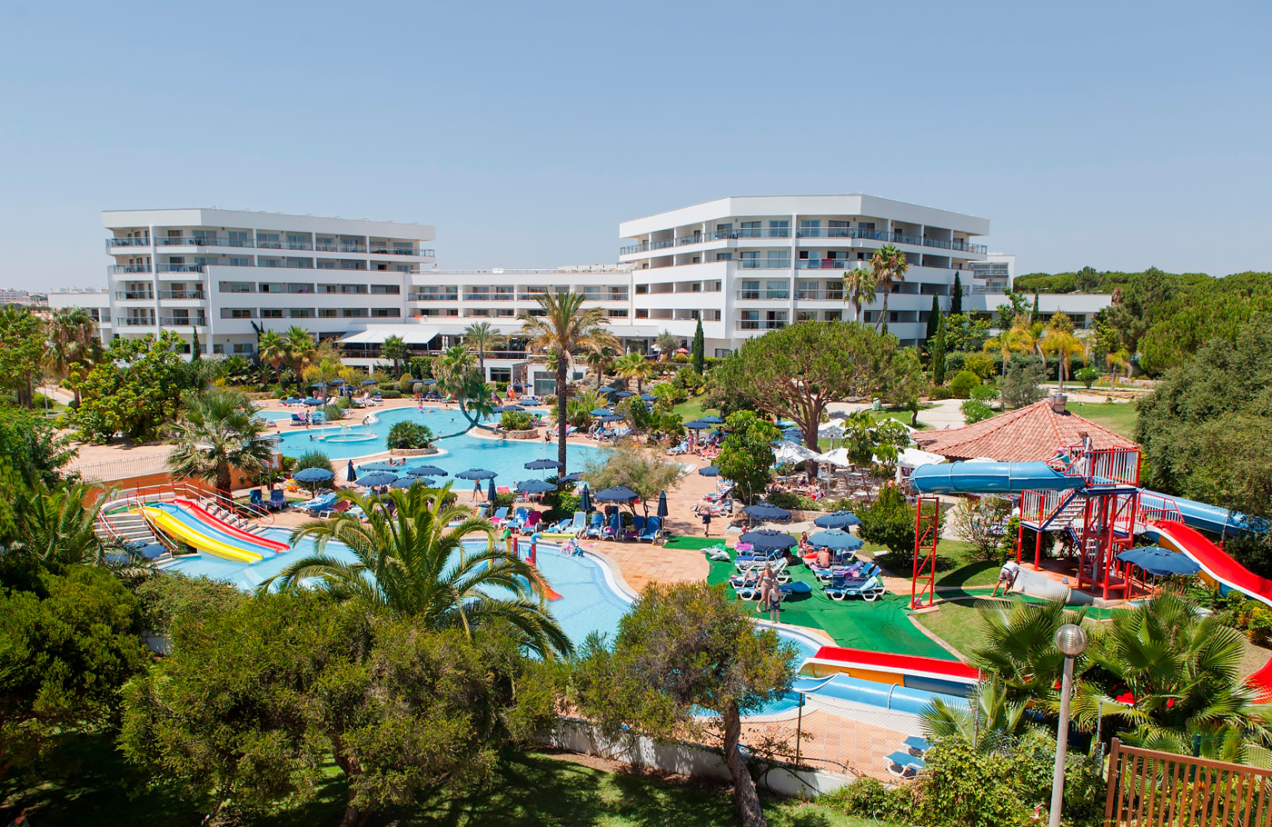 Busreis per comfort-class touringcar naar de Algarve met 2-weken verblijf in Albufeira in 4-sterren aparthotel Alfagar Alto da Colina Aparthotel