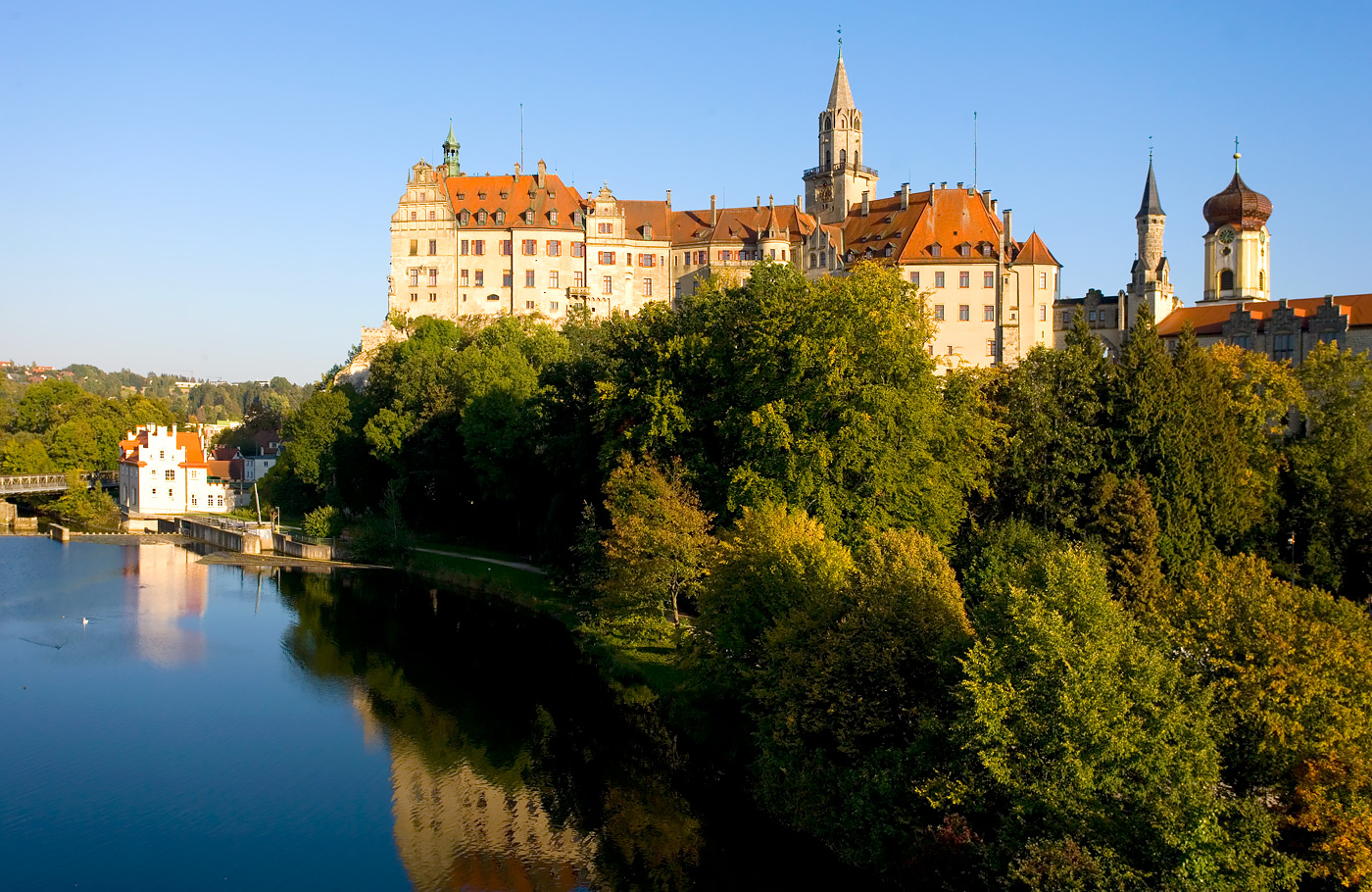 6-daagse reis van Maaskant Reizen naar Duitsland, per comfort-class touringcar; De Bodensee – Sfeervol genieten in Zuid-Duitsland Met o.a. Lindau, bloemeneiland Mainau & de Rijnwaterval