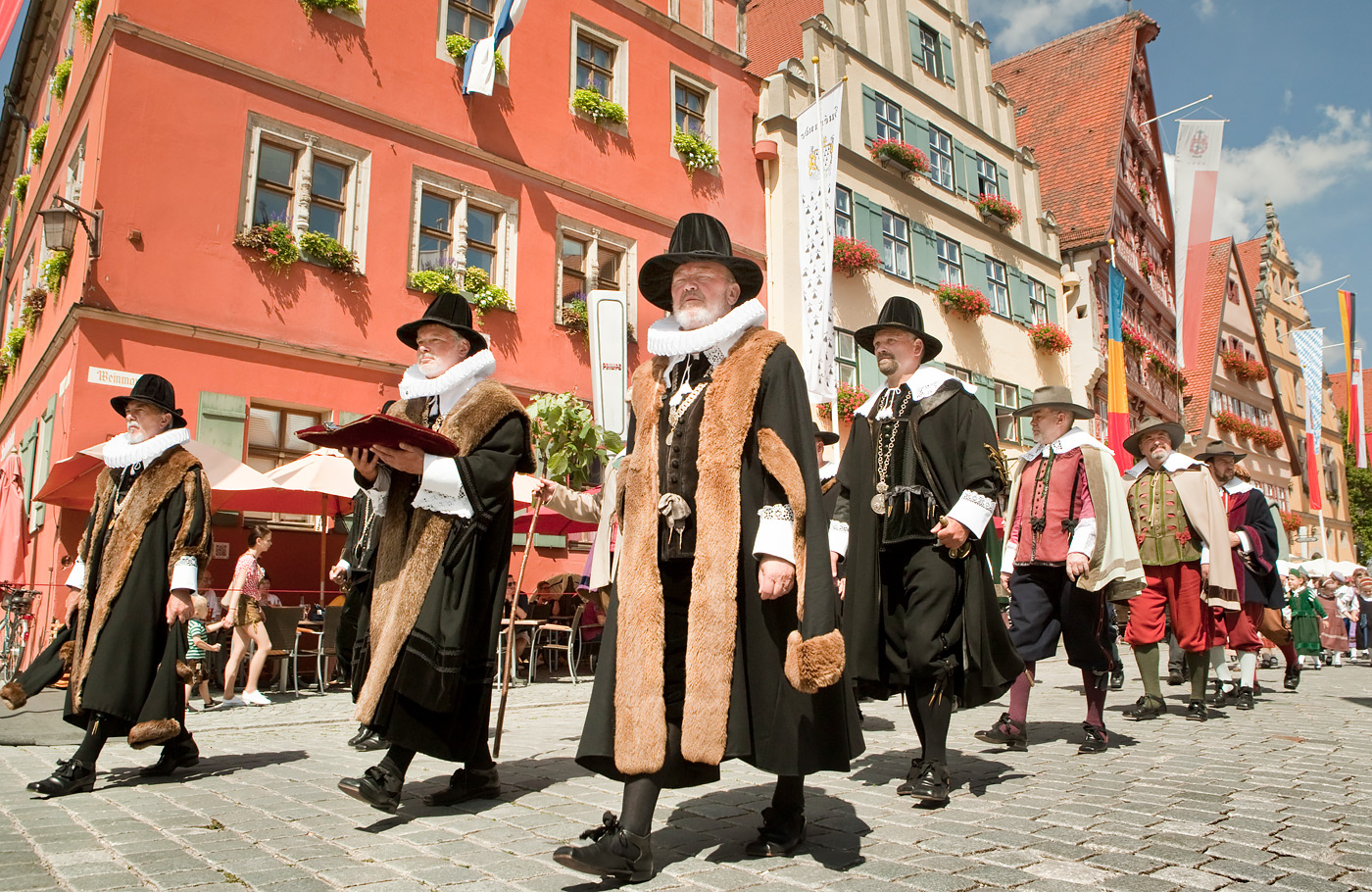 Busreis per comfort-class touringcar naar Beieren, de Romantische Straße Met o.a. Lohr am Main, Würzburg, Veitshöchheim, Bamberg, Rothenburg ob der Tauber en Dinkelsbühl