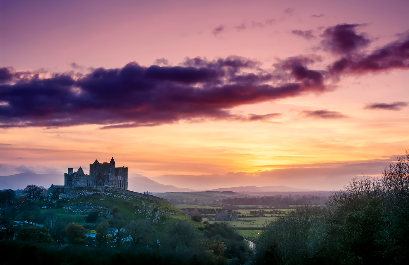 Met Maaskant Reizen maakt u de trip Prachtige Ierse Kusten Busreis Ierland met o.a. Belfast, Titanic-Belfast, Dublin, Giant’s Causeway, Ring of Kerry en Cliffs of Moher.