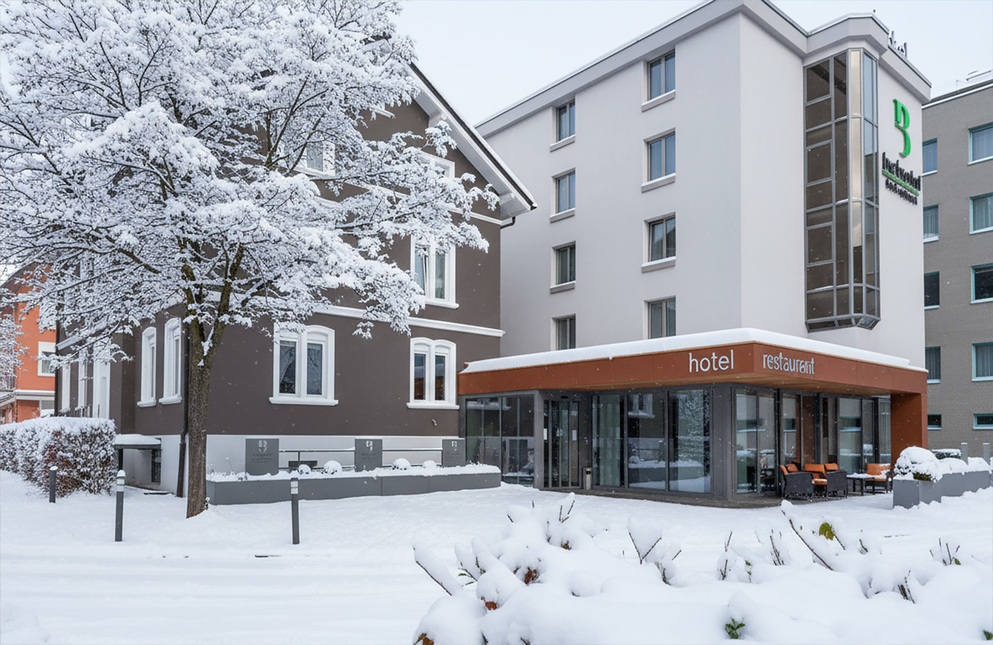 Per comfort-class touringcar van Maaskant Reizen naar Winters Zwitserland per bus en trein Busreis Zwitserland met treinreis over het Glacier Traject en excursies naar Appenzell, Werdenberg, Davos en Klosters