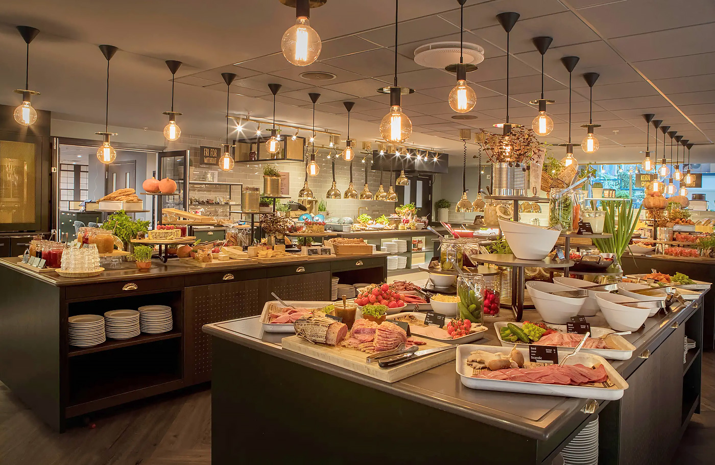 Busrondreis per comfort-class touringcar door Scandinavië met o.a. Noordkaap en Lofoten Met o.a. Stockholm, Poolcirkelcentrum, Santa Claus Village en Lapland.