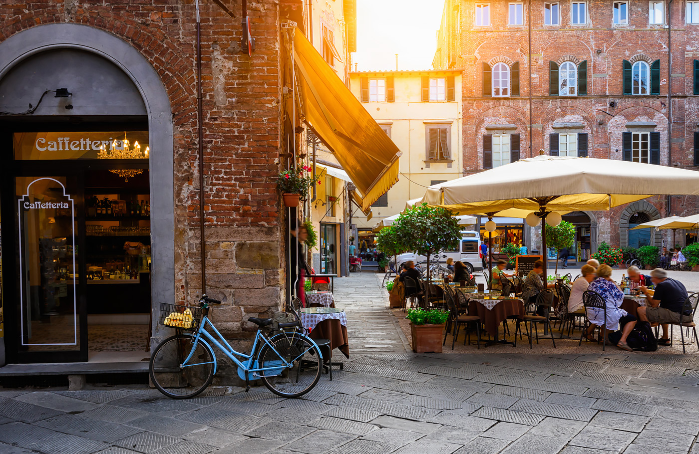 Maaskant Reizen, Busreis per comfort-class touringcar naar Toscane, geheel verzorgd met o.a. Cinque Terre, Pisa, Siëna, Florence, Volterra, Lucca & San Gimignano!