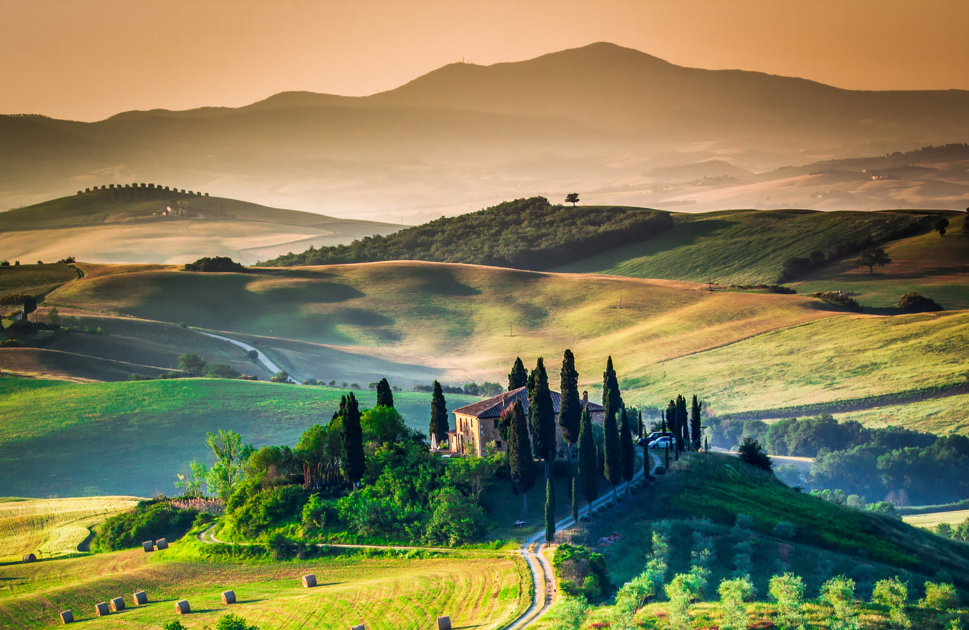 Maaskant Reizen, Busreis per comfort-class touringcar naar Toscane, geheel verzorgd met o.a. Cinque Terre, Pisa, Siëna, Florence, Volterra, Lucca & San Gimignano!