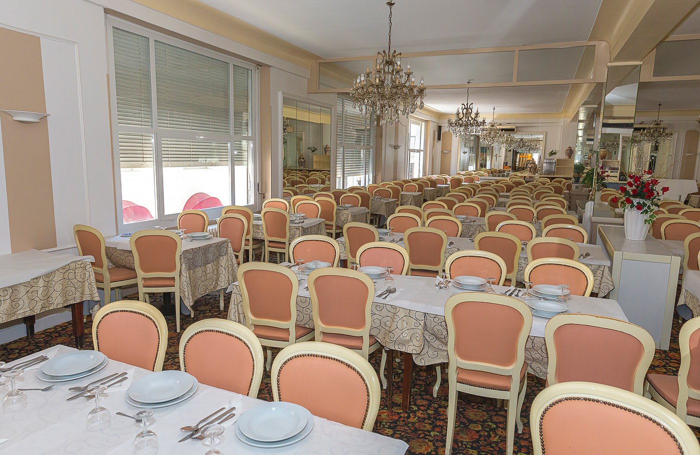 7-daagse comfort-class Busreis Lourdes met stadswandeling in Lourdes, internationale mis & middagtocht Pyreneeën!