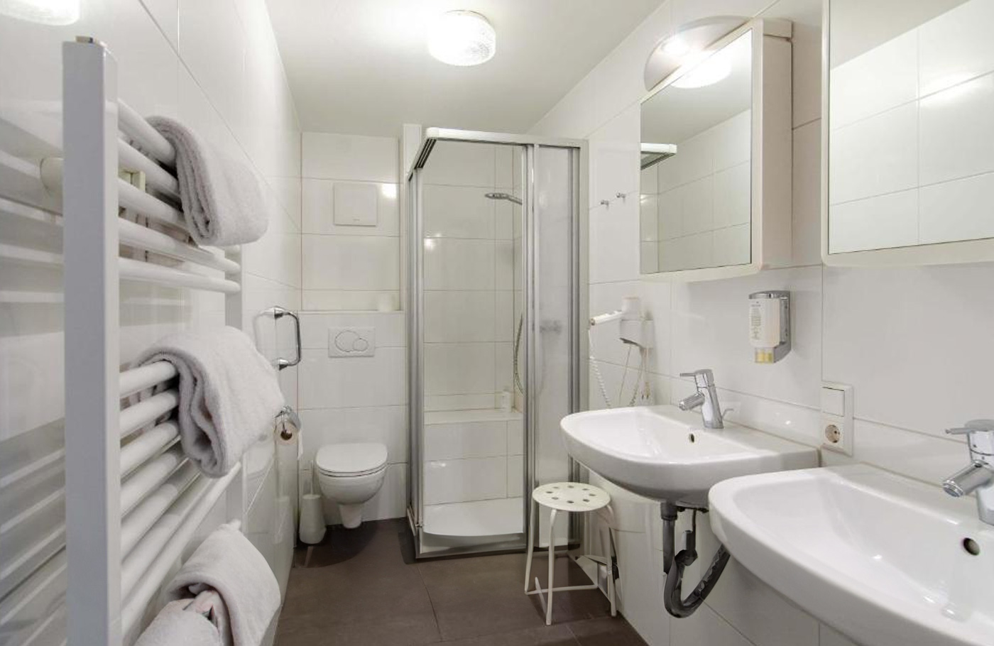 Busreis, Zwarte Woud, Maaskant Reizen