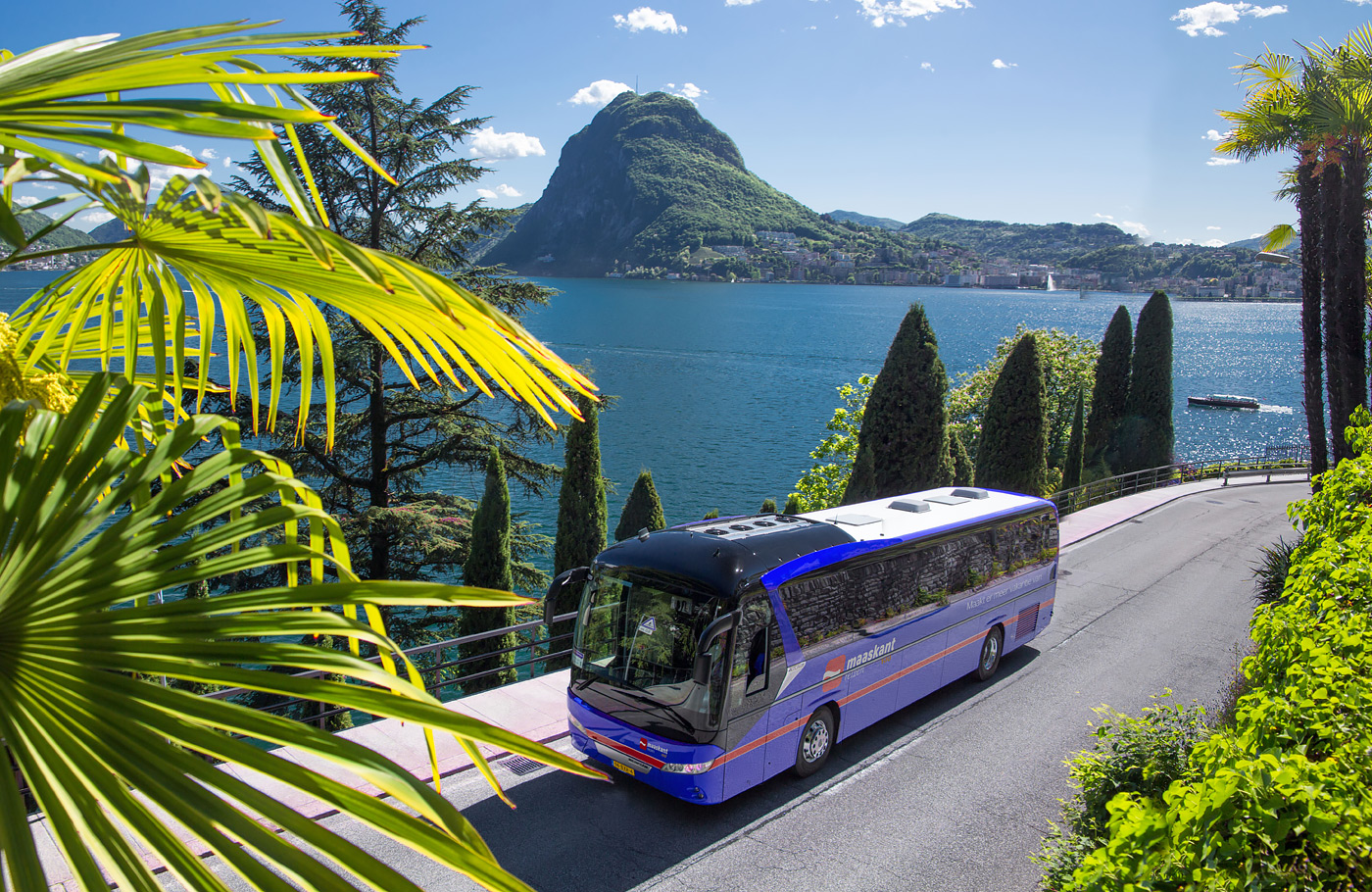 Comfort-class touringcar, busreis, Maaskant Reizen, Met o.a. Cannobio, Stresa, Orta San Giulio en de Borromeïsche eilanden