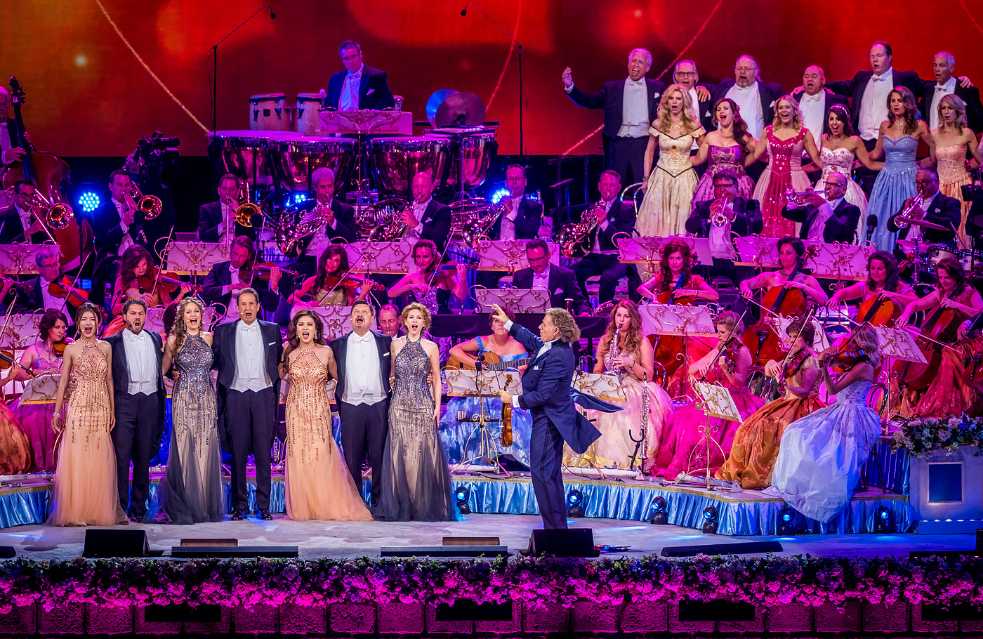 André Rieu op het vrijthof, terrasarrangement van Maaskant Reizen met diner en reis per tourist-class touringcar