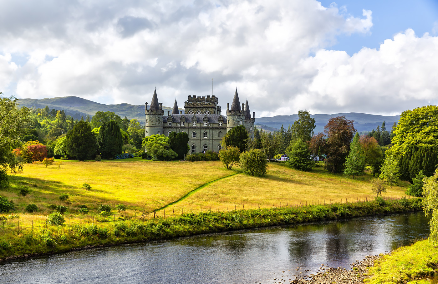Met Maaskant Reizen maakt u de trip Prachtige Ierse Kusten Busreis Ierland met o.a. Belfast, Titanic-Belfast, Dublin, Giant’s Causeway, Ring of Kerry en Cliffs of Moher.