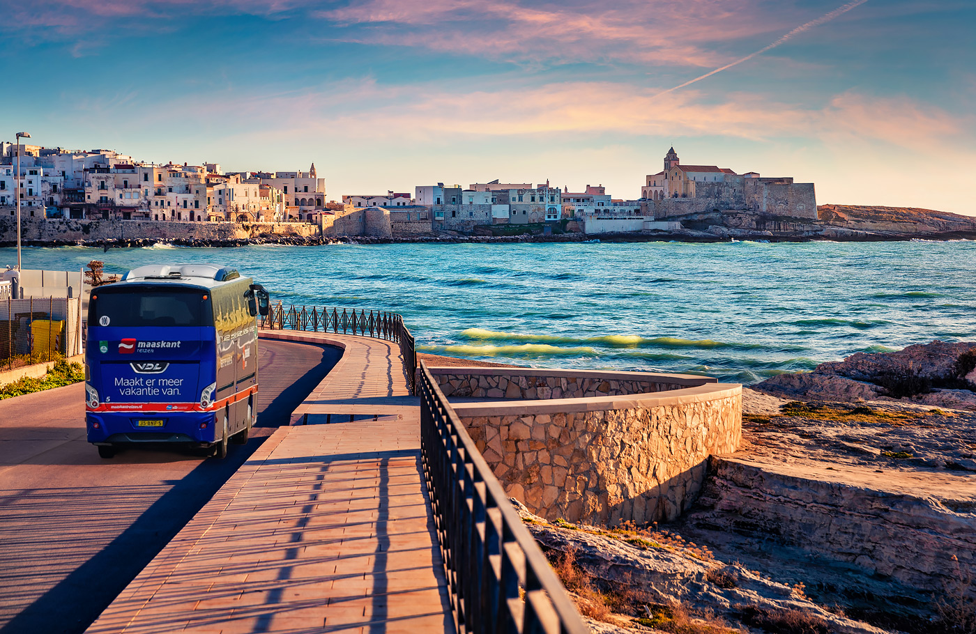 Rondreis Apulië, Maaskant Reizen, rondreis per luxe comfort-class touringcar we bezoeken o.a. Lecce, Alberobello, Cisternino, Monopoli, Polignano, Matera en Bari.