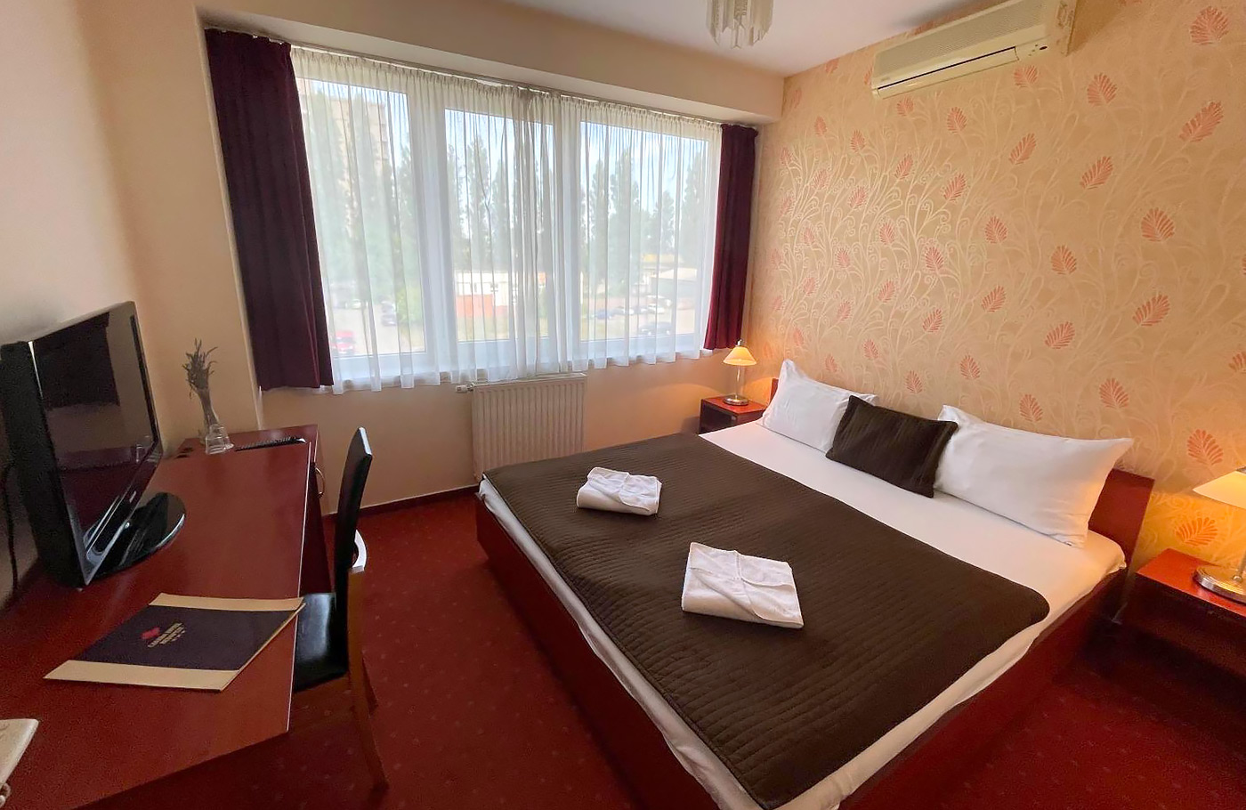 Met Maaskant Reizen, per comfort-class touringcar naar Betoverend Boedapest Met o.a. Boedapest, Donauknie, Szentendre en Kasteel Gödöllö