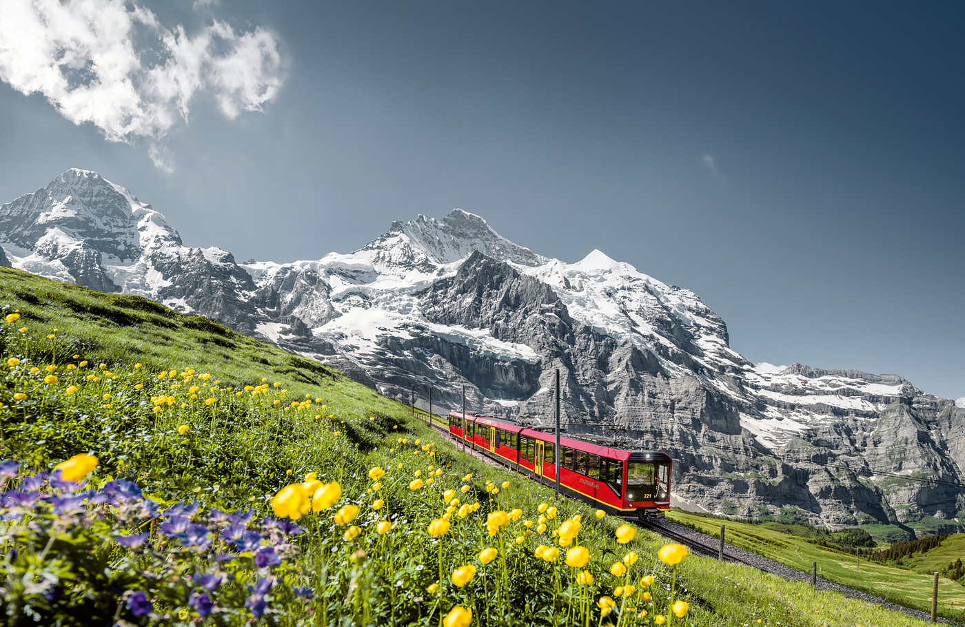 Per comfort-class touringcar van Maaskant Reizen naar Hoogtepunten van Zwitserland, 12 daagse ultieme rondreis  Met o.a. 3 treinreizen, Grindelwald, Zermatt, Davos, Chur, Lago Maggiore en Zürich