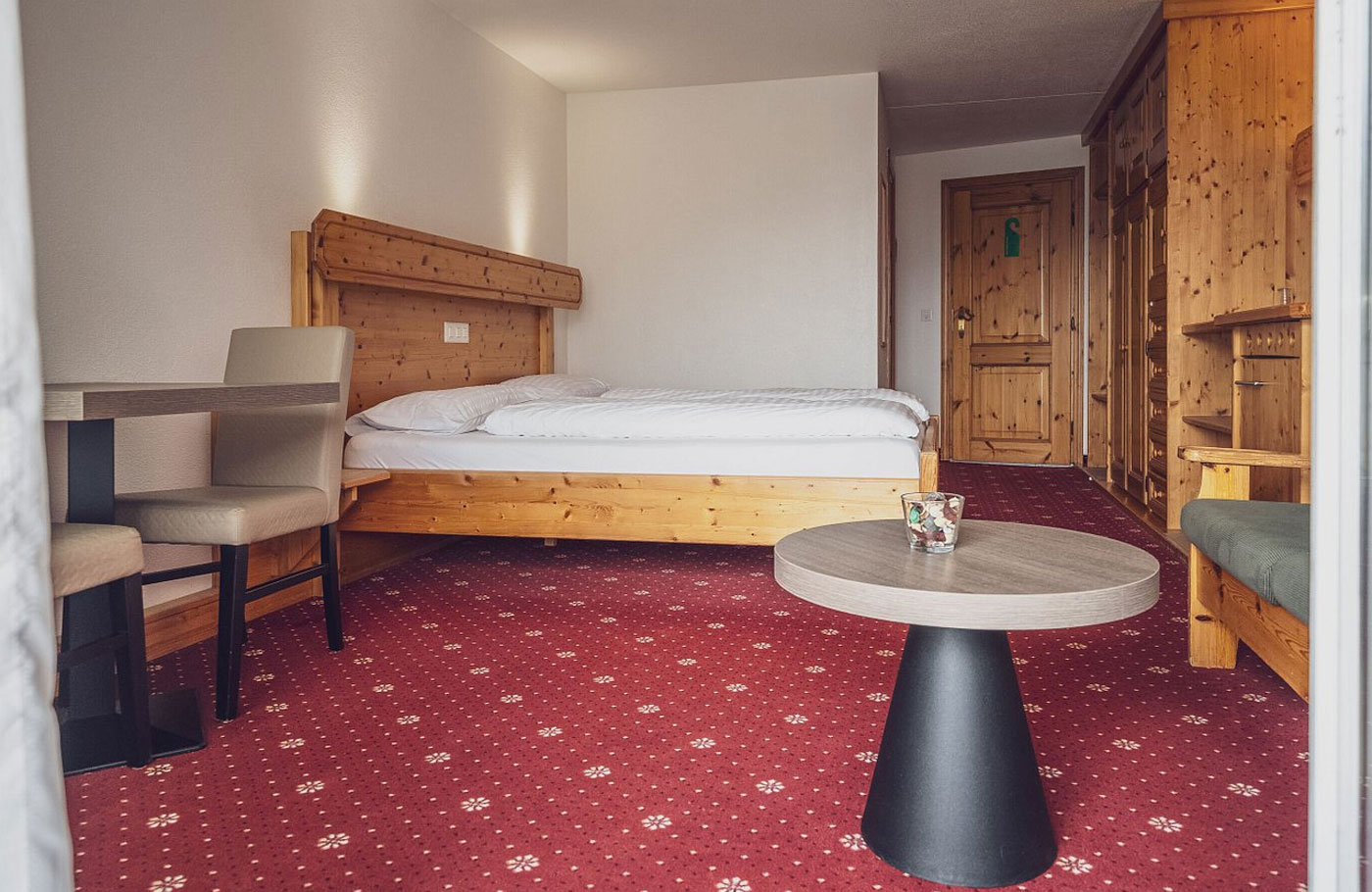 7-daagse reis per comfort-class touringcar van Maaskant Reizen; Zwitserland per bus en trein Busreis Zwitserland met treinreizen over Berninapas en Glacier Traject