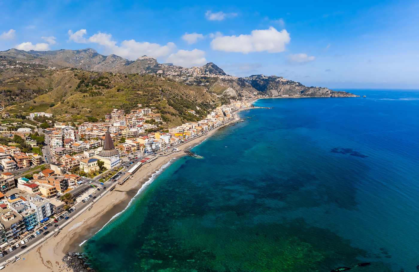 Maaskant Reizen, overwinterBusreis Italië met o.a. 2 weken verblijf op basis van half-pension in Giardini Naxos