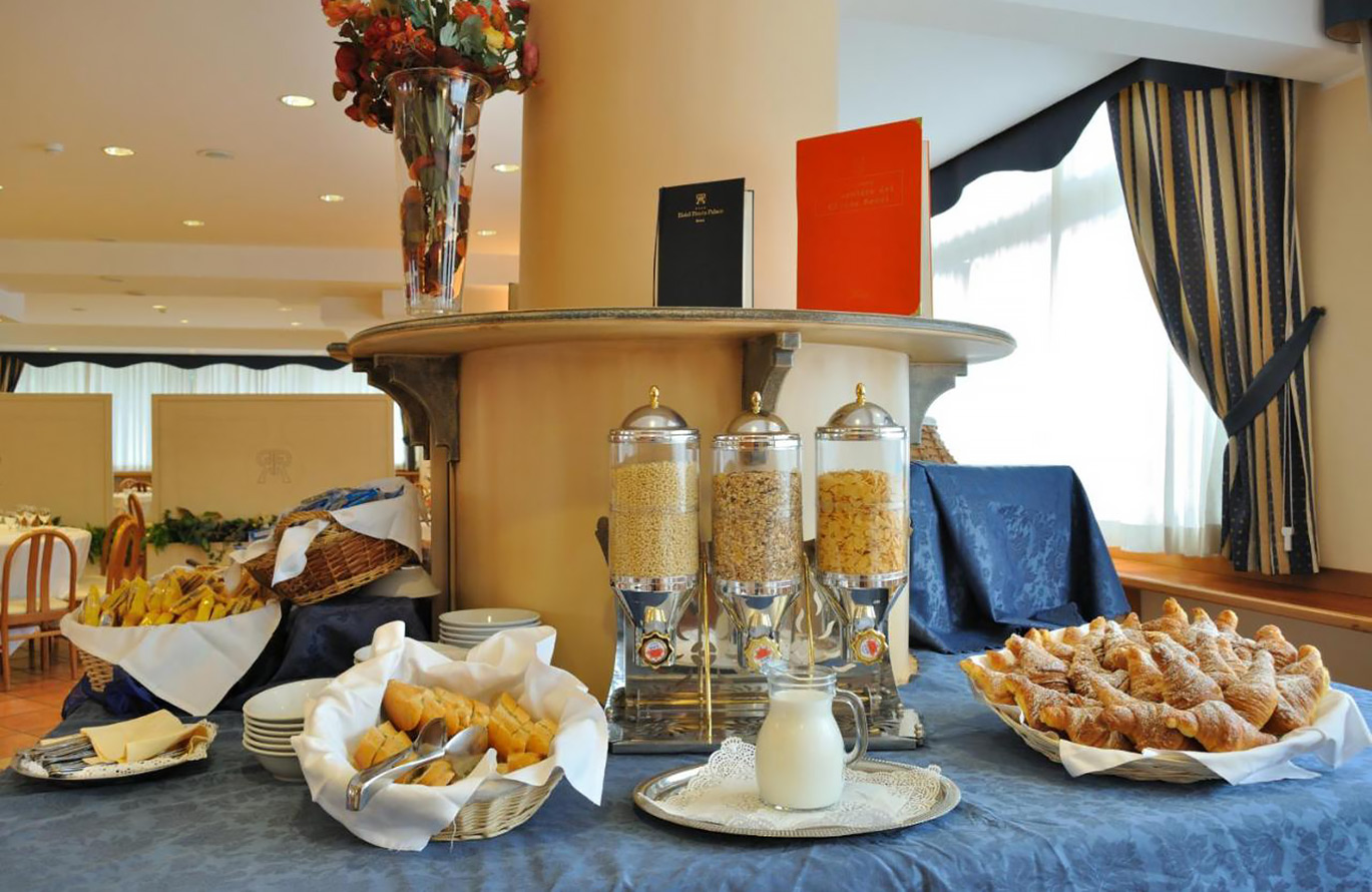 Maaskant Reizen, busreis Rome met Vaticaanstad, reis per luxe comfort-class touringcar waarbij we bezoeken brengen aan o.a. Vaticaans Museum, Sixtijnse Kapel, St. Pieter, Frascati, Castel Gandolfo en Assisi