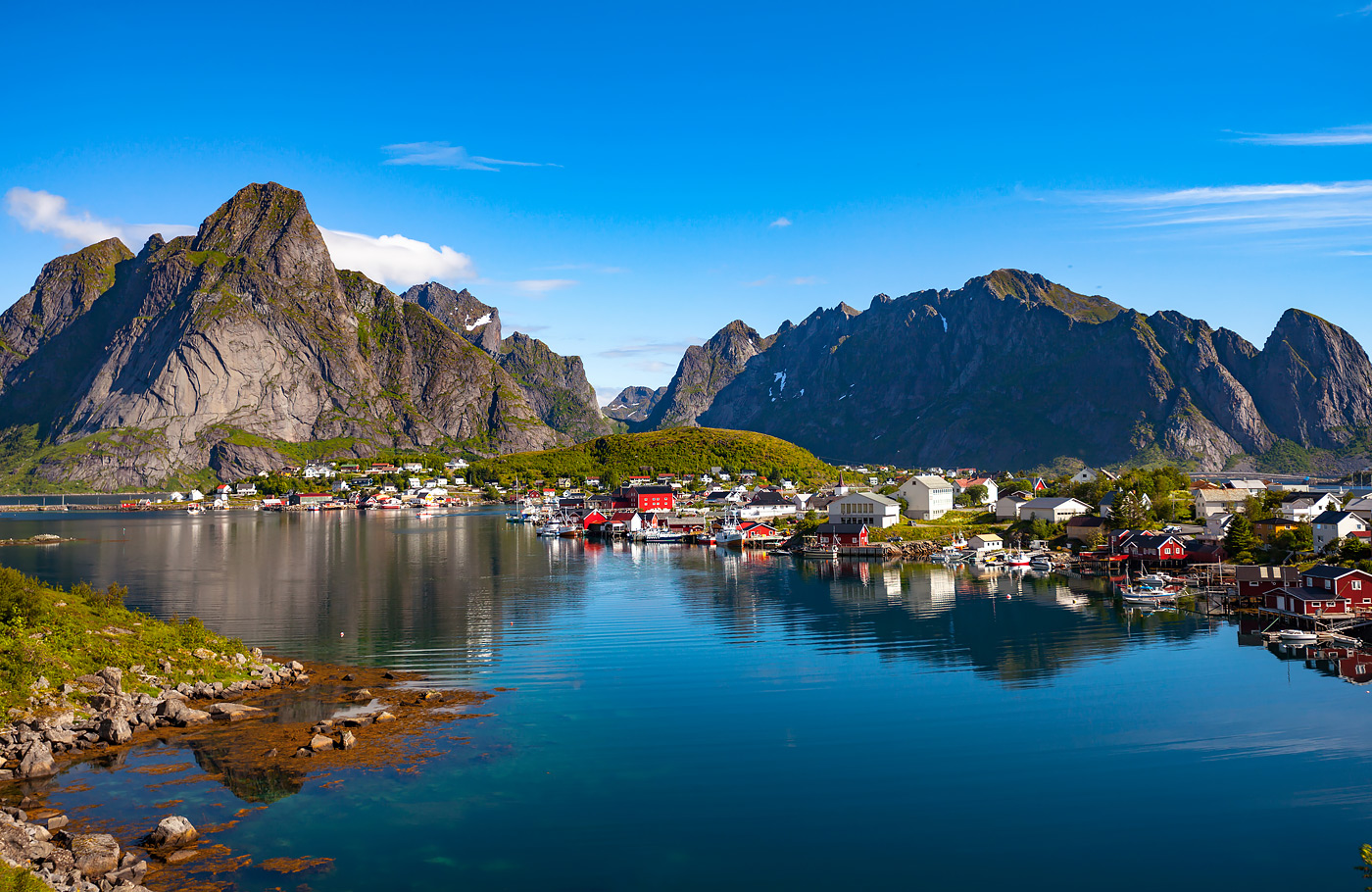 Busrondreis per comfort-class touringcar door Scandinavië met o.a. Noordkaap en Lofoten Met o.a. Stockholm, Poolcirkelcentrum, Santa Claus Village en Lapland.