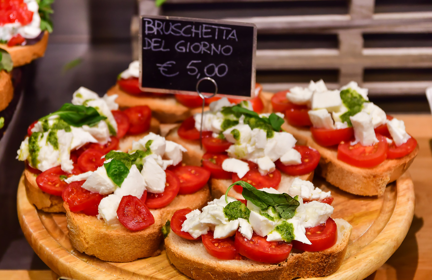 Maaskant Reizen, Busreis per comfort-class touringcar naar Toscane, geheel verzorgd met o.a. Cinque Terre, Pisa, Siëna, Florence, Volterra, Lucca & San Gimignano!