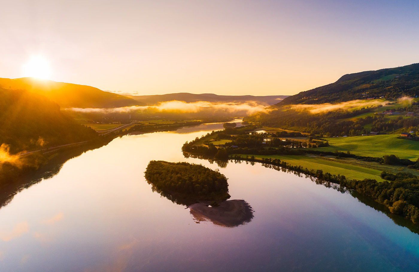 Maaskant Reizen, rondreis Noorwegen per bus, boot en trein Met o.a. Bergen, Geirangerfjord, Trollstigen en twee prachtige treintrajecten!