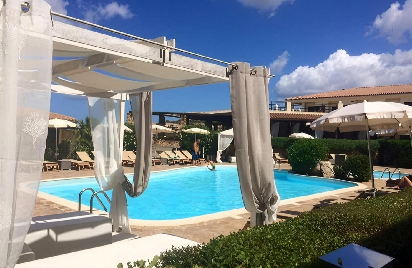 rondreis per comfort-class touringcar Met o.a. Cap Corse, Les Calanches, Ajaccio, Bonifacio, Nuoro, La Maddalena en de Costa Smeralda