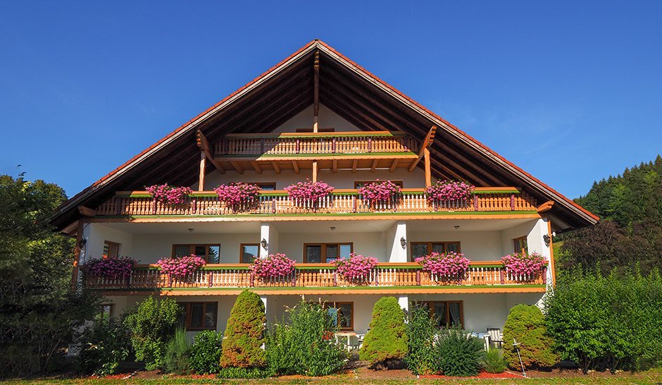 B0DUBO_Hotel_zum_schwarzen_grat_001.jpg