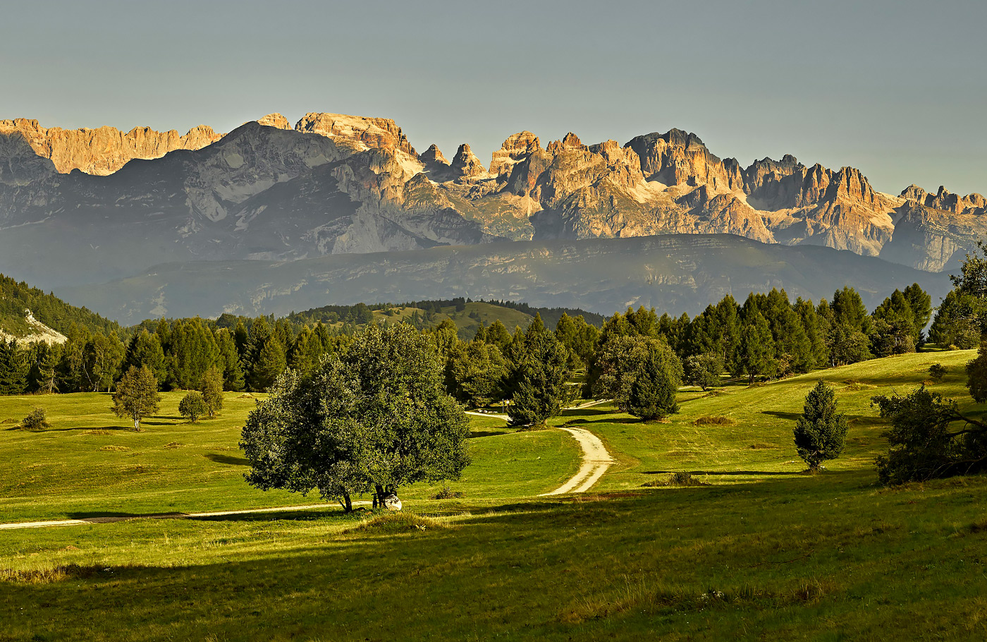 Busreis Zuid-Tirol met het Gardameer, Malcésine, Bassano del Grappa, Padua, Merano, Trento en Innsbruck. Maaskant Reizen, Noord-Italië, Comfort-class touringcar